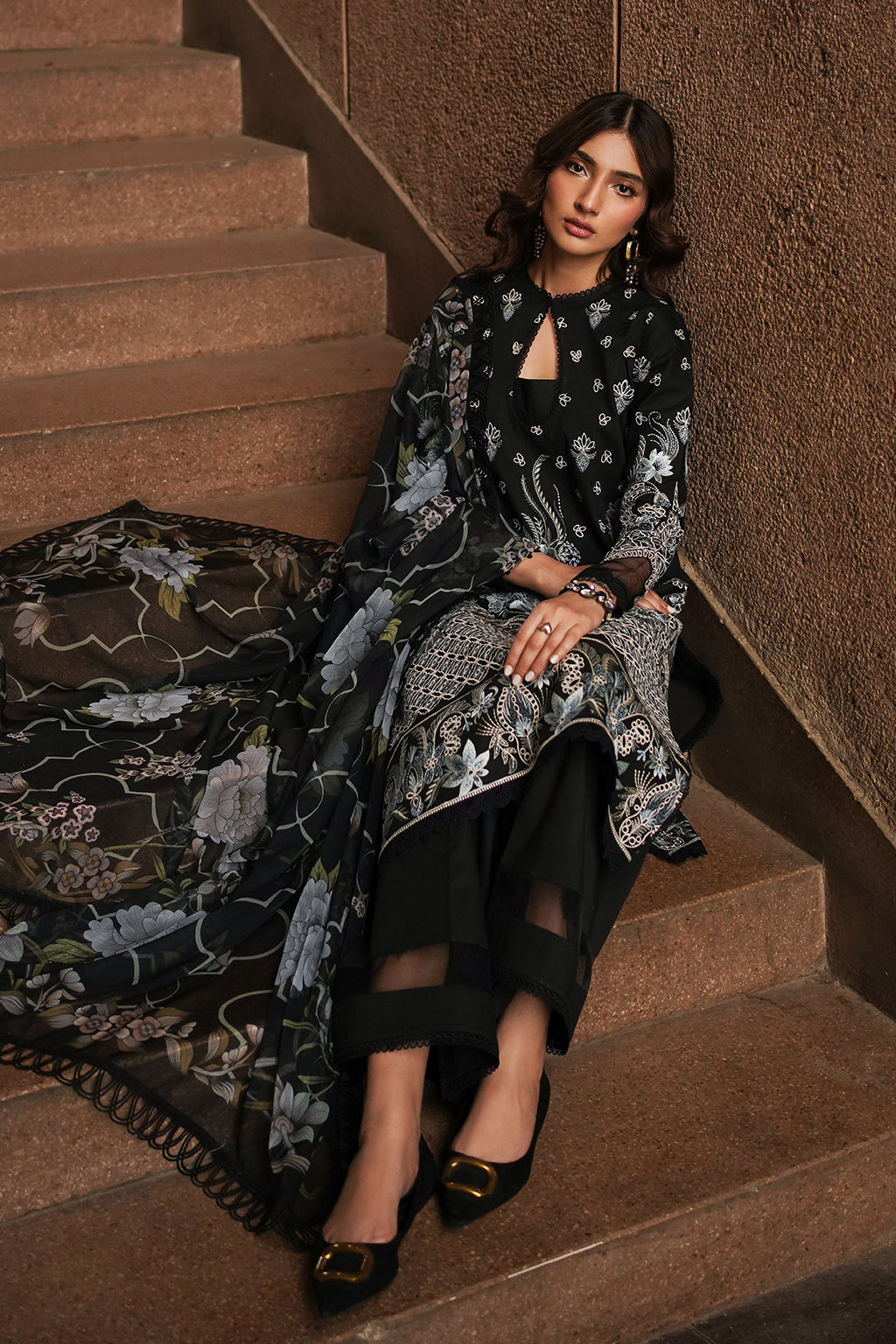 Afrozeh | Chikankari Lawn 24 | Caviar - Waniyas