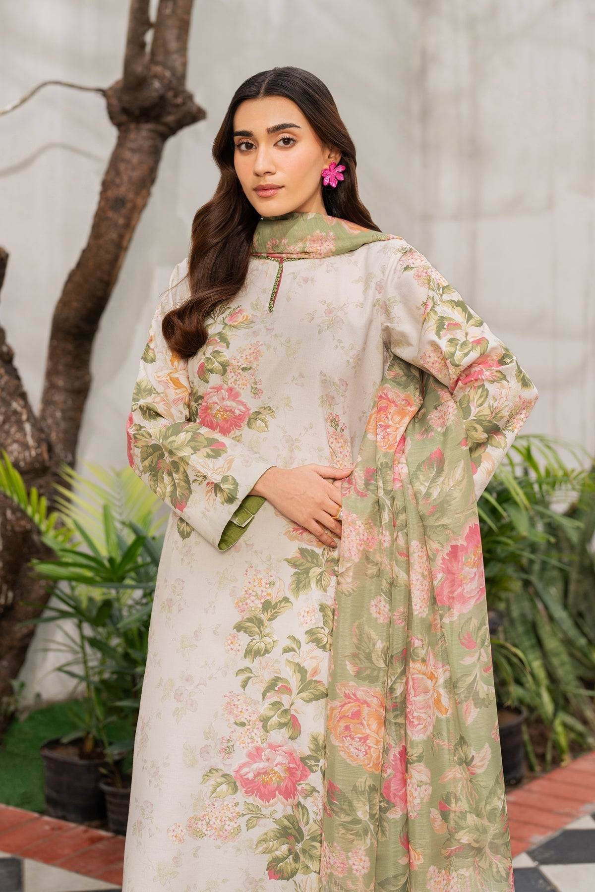 Xenia Formals | Summer Away 25 | AURELIA by Maria Faisal - Registered Vendor of : Xenia Formals - type : Ladies Clothes - 100% original wedding dresses