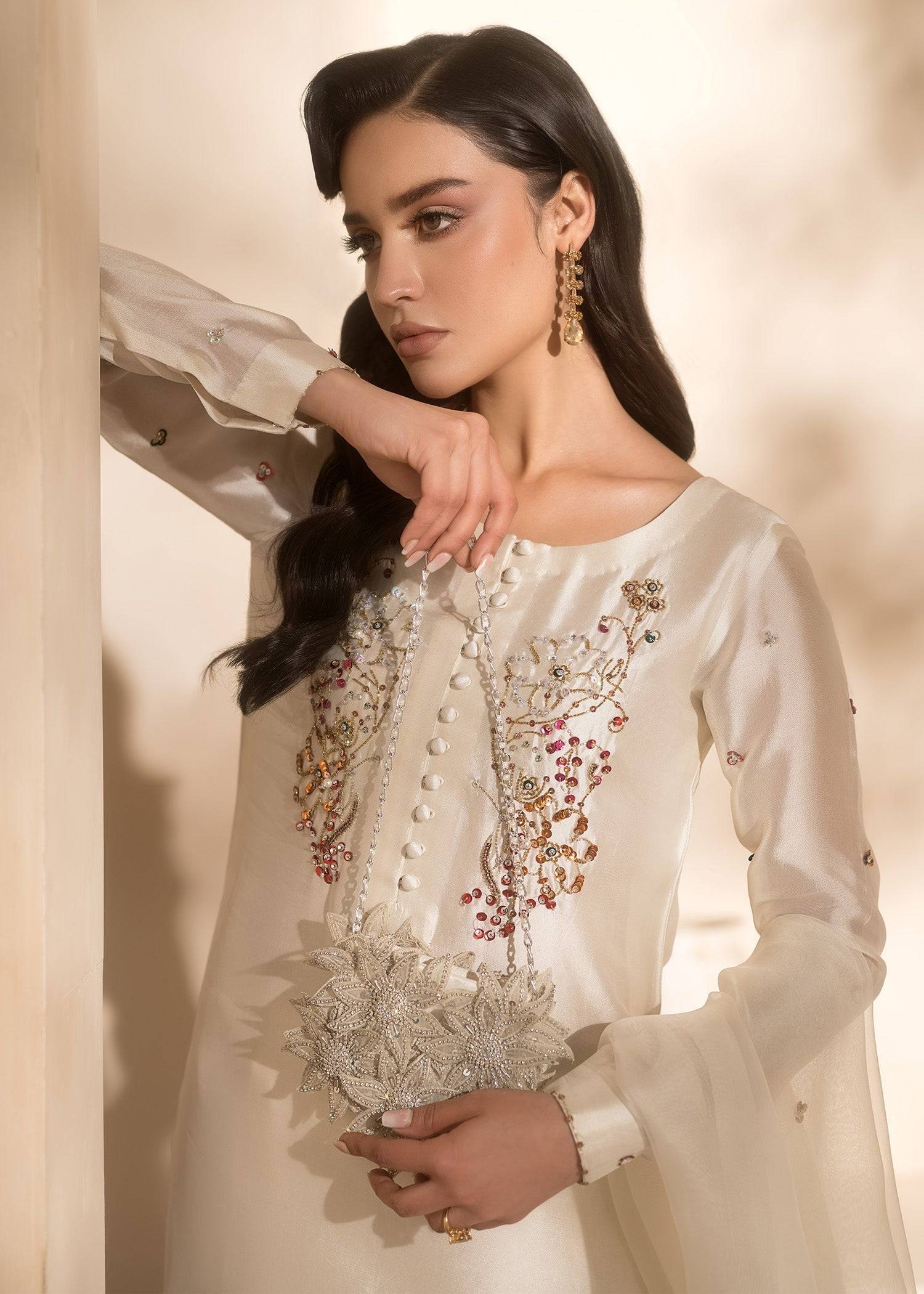 Mahum Asad | Breaking the Bar | Gloss by Maria Faisal - Registered Vendor of : Mahum Asad - type : Ladies Clothes - 100% original wedding dresses