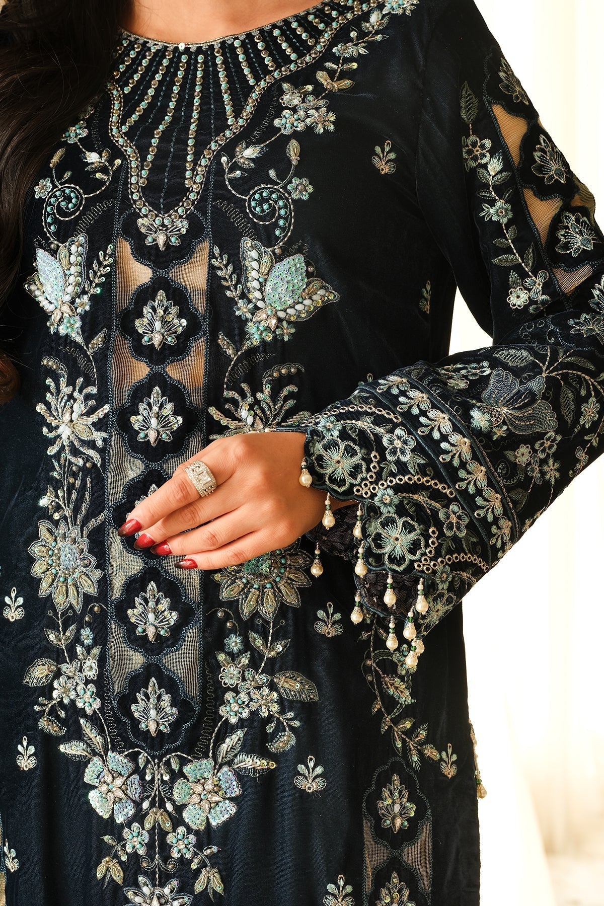 Raeesa Premium | Sheen Luxury Velvet | Zeve - Ladies Clothes - Maria Faisal