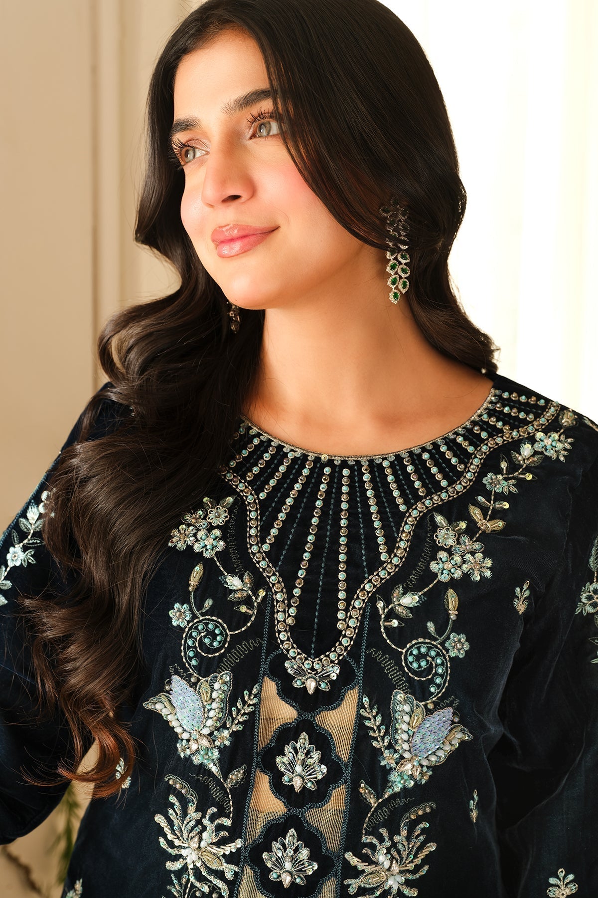 Raeesa Premium | Sheen Luxury Velvet | Zeve - Ladies Clothes - Maria Faisal