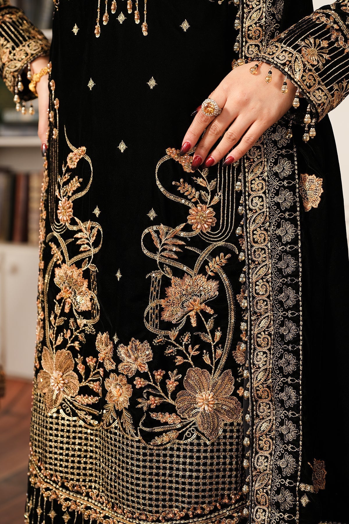 Raeesa Premium | Sheen Luxury Velvet | Naz - Ladies Clothes - Maria Faisal