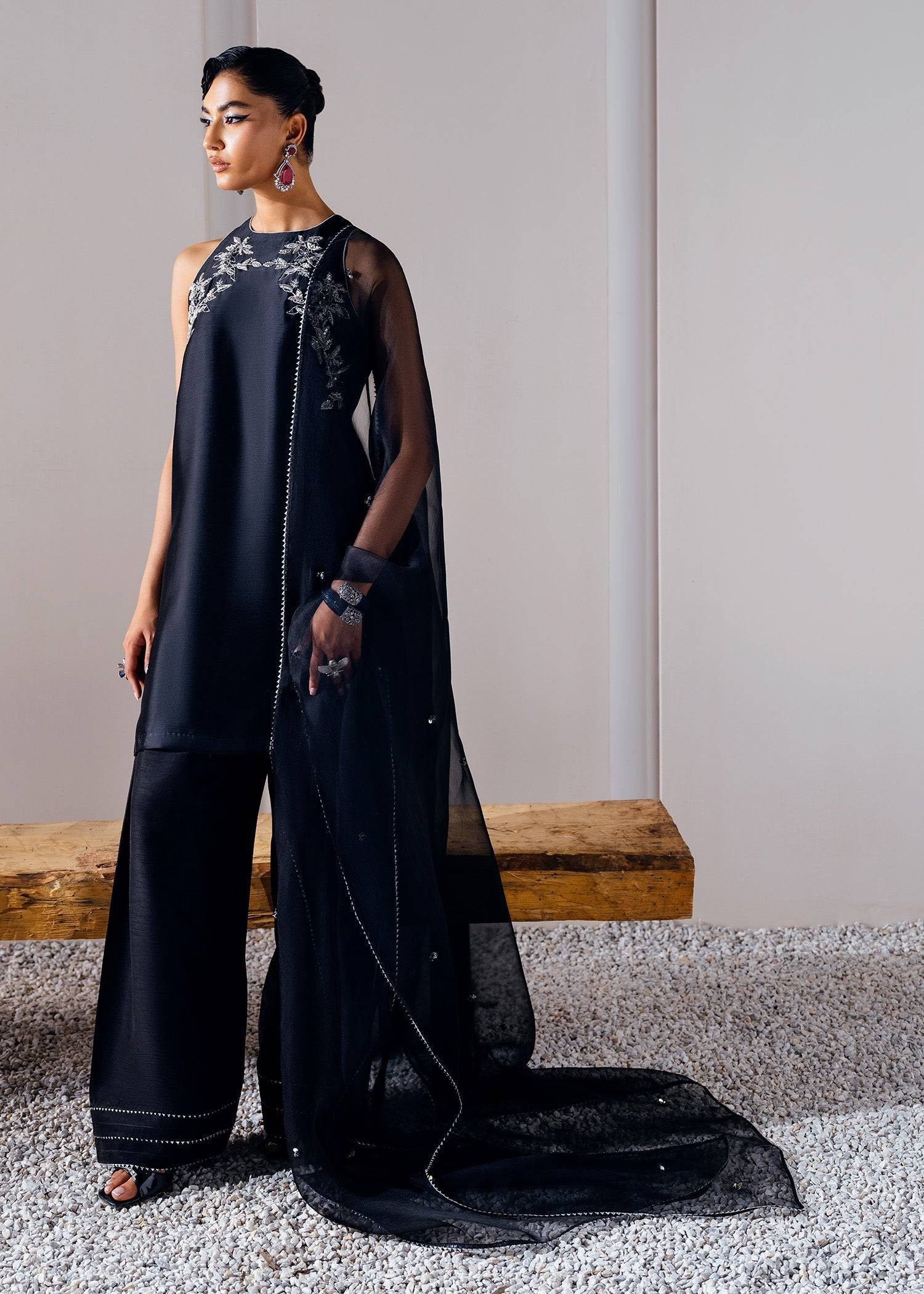 Mahum Asad | The Remix Edit | Rock by Maria Faisal - Registered Vendor of : Mahum Asad - type : Ladies Clothes - 100% original wedding dresses