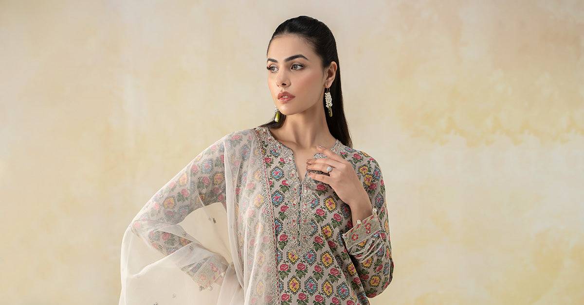 Maira B | Ready to Wear | DW-EF25-25 by Maria Faisal - Registered Vendor of : Maria B - type : Wedding Dress - 100% original wedding dresses