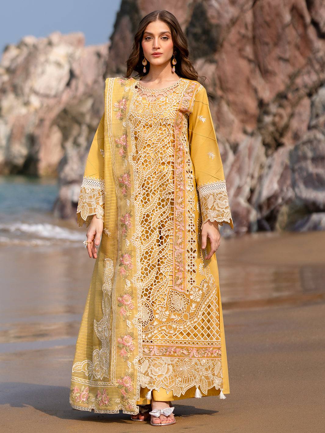Mahnur | Sirena Luxury Lawn 25 | Dahlia by Maria Faisal - Registered Vendor of : Mahnur - type : Ladies Clothes - 100% original wedding dresses