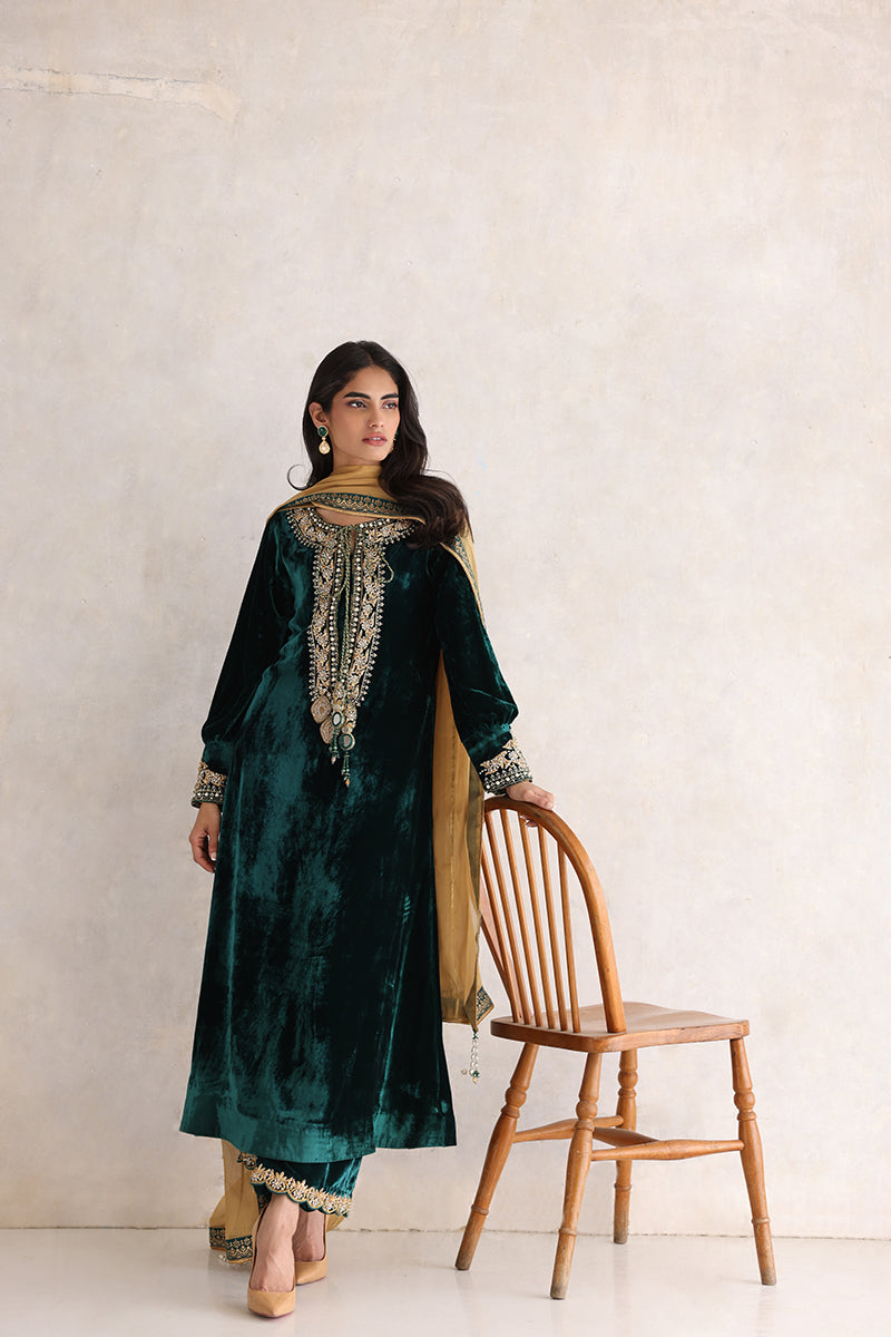 Sana Abbas | Velvet Formals | ESRA - Ladies Clothes - Maria Faisal