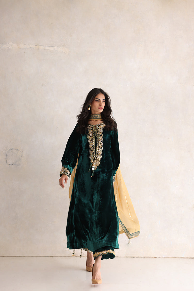 Sana Abbas | Velvet Formals | ESRA - Ladies Clothes - Maria Faisal
