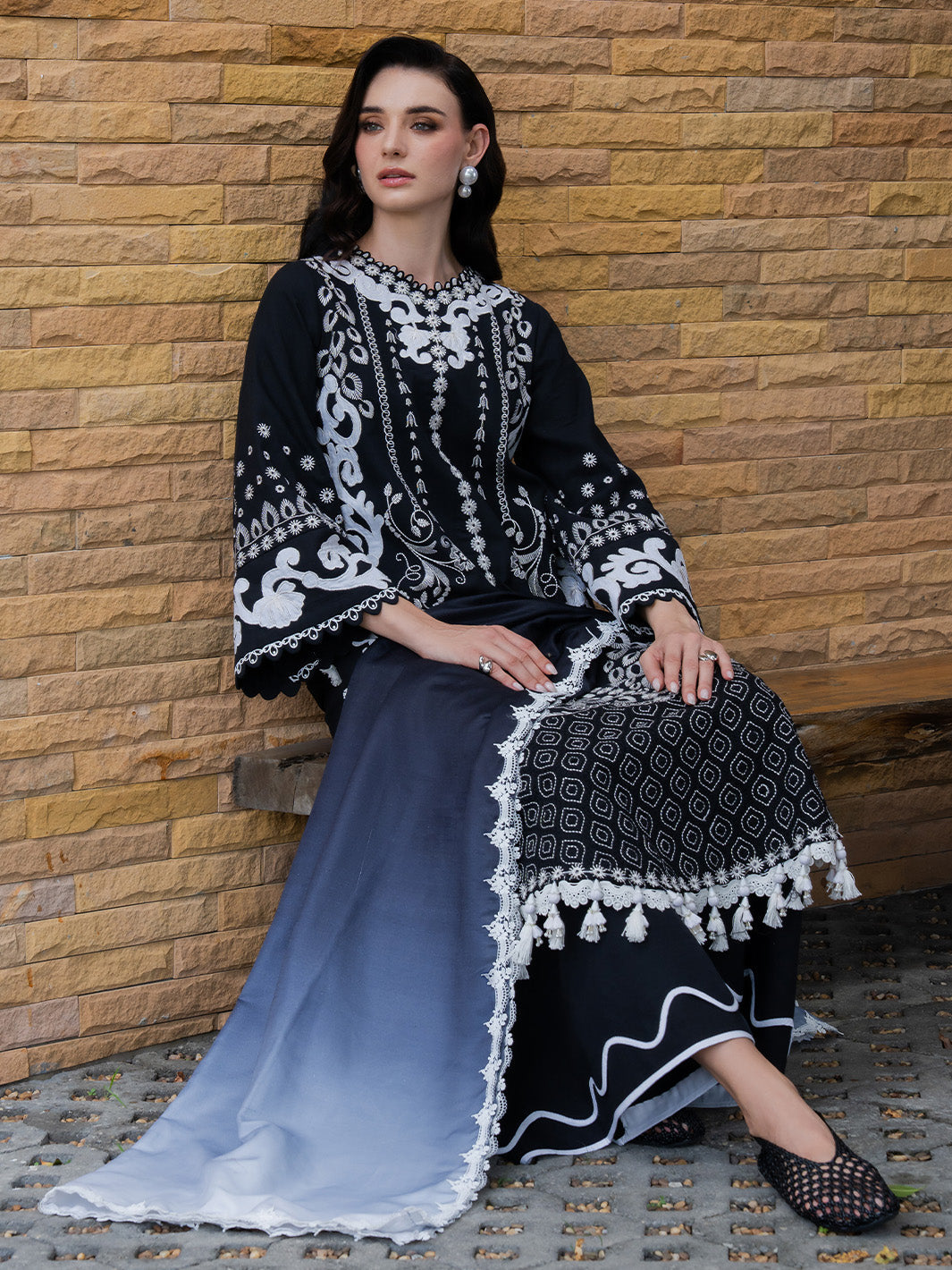 REHA – authentic Pakistani dress from the Dastaan Khaddar 25 collection for women in the UK