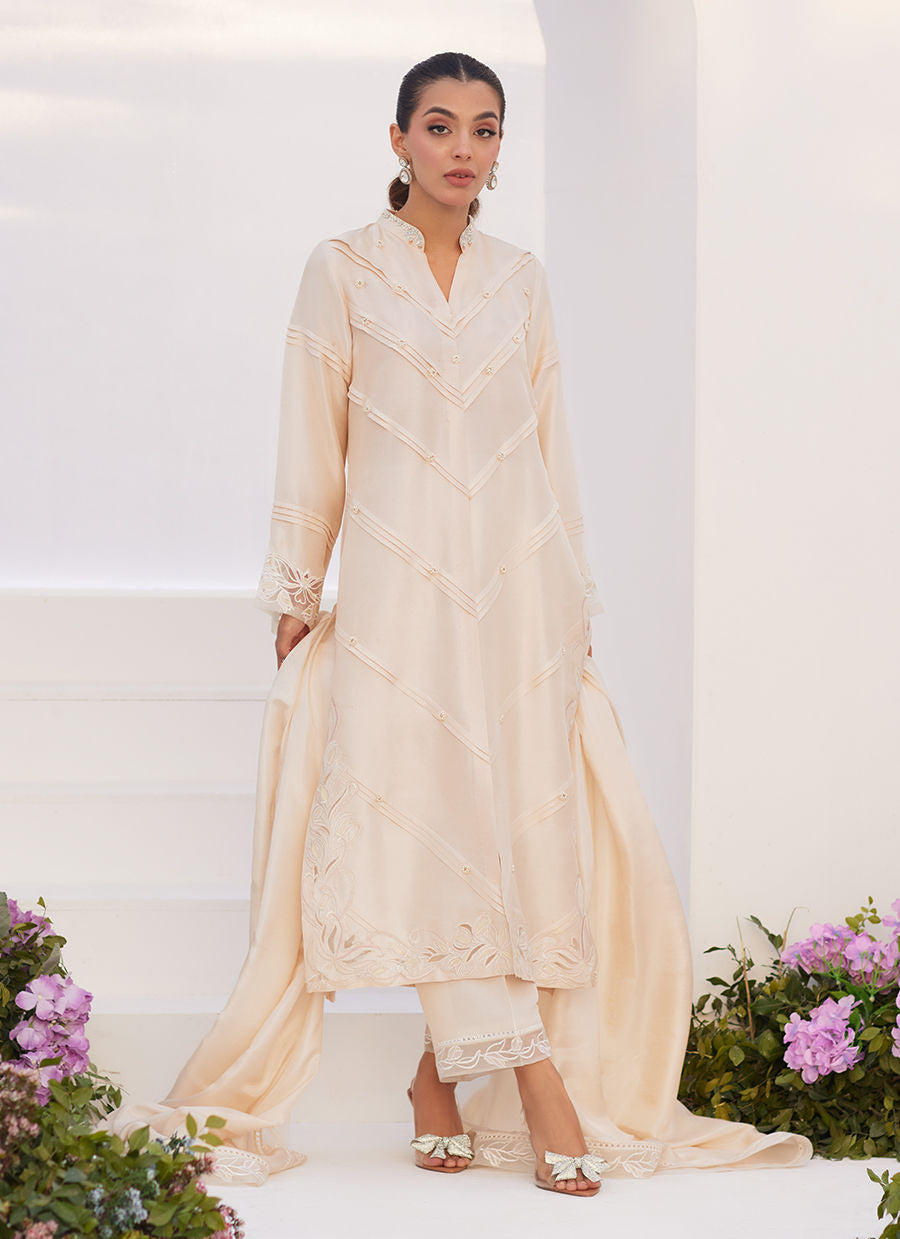 Farah Talib Aziz | Zaza Luxe Pret 24 | TISELE IVORY PLEATED RAW SILK SHIRT AND DUPATTA - Ladies Clothes - Maria Faisal