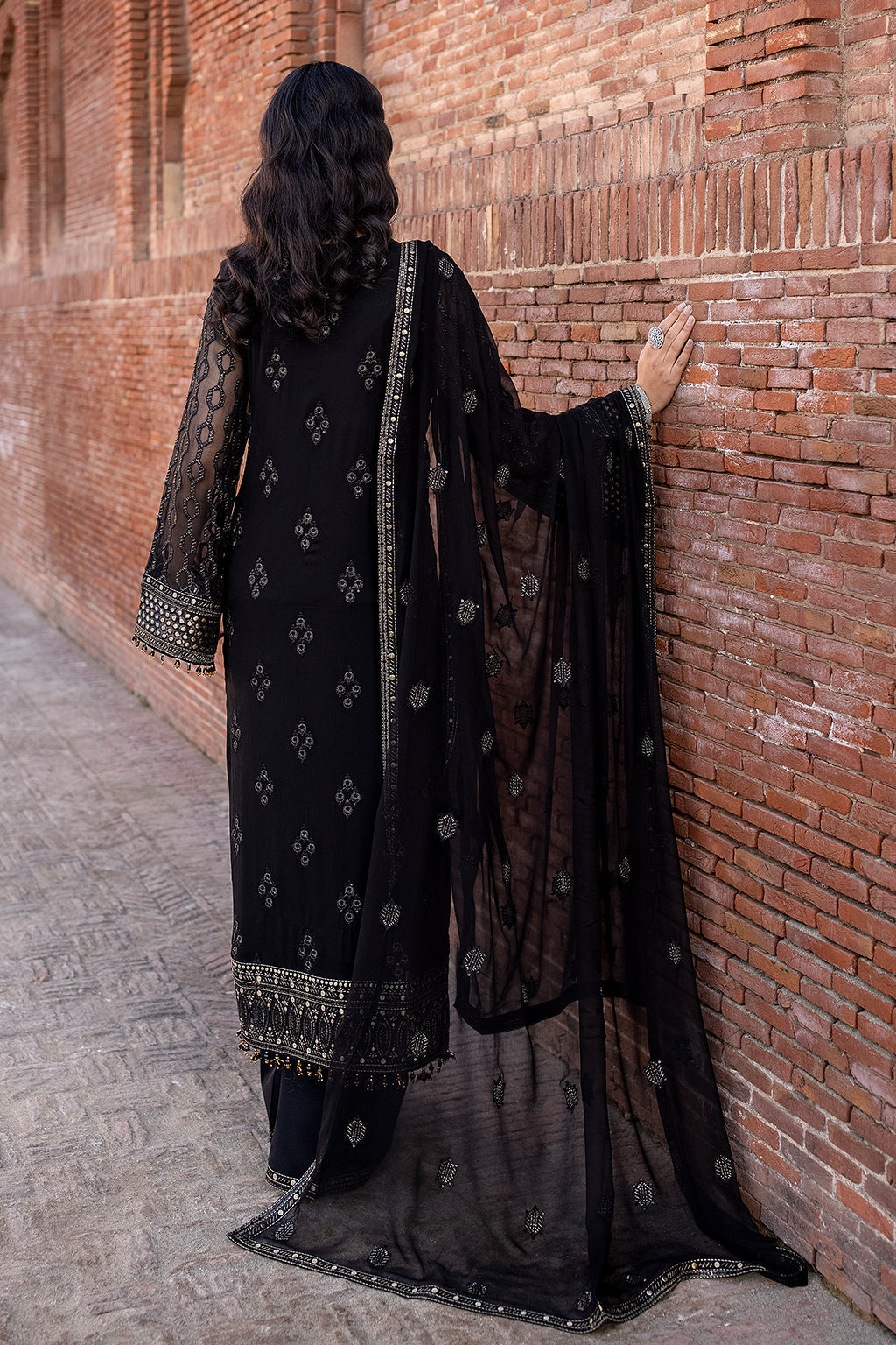 Flossie | Safeera Formals vol 13 | DARK VEIL - Maria Faisal