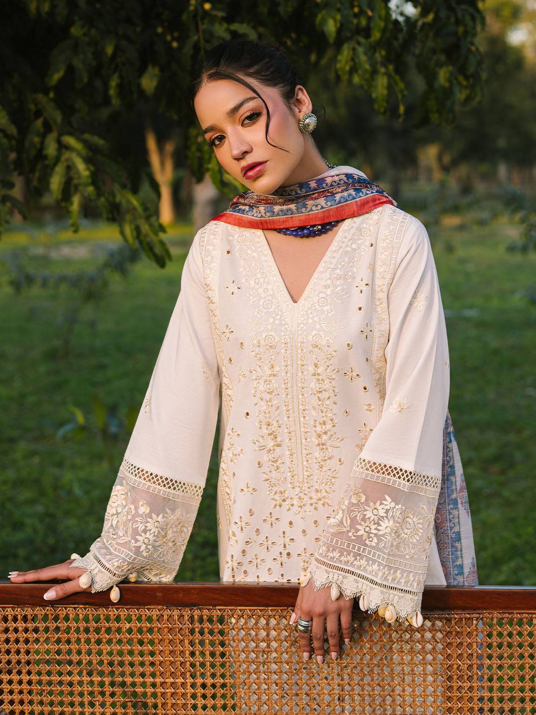 Mahnur | Dahlia Luxury Lawn 25 | Gia by Maria Faisal - Registered Vendor of : Mahnur - type : Ladies Clothes - 100% original wedding dresses