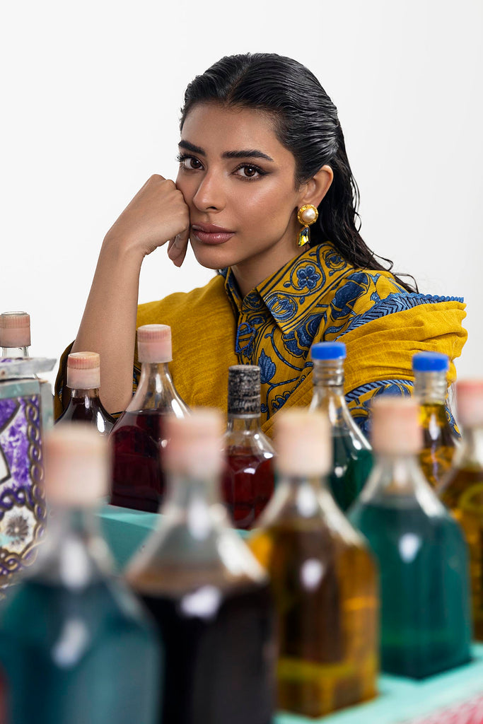 H255-008B-2Q – authentic Pakistani dress from the Mahay Winter 25 collection for women in the UK