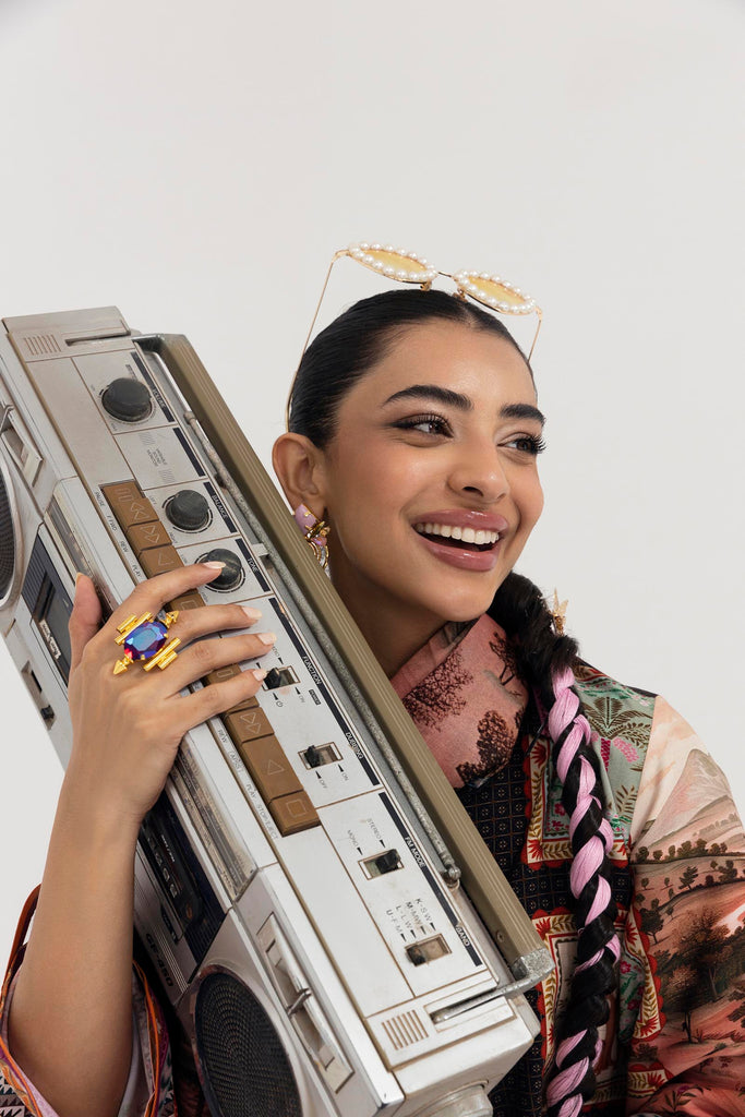 H255-009B-2DA – authentic Pakistani dress from the Mahay Winter 25 collection for women in the UK