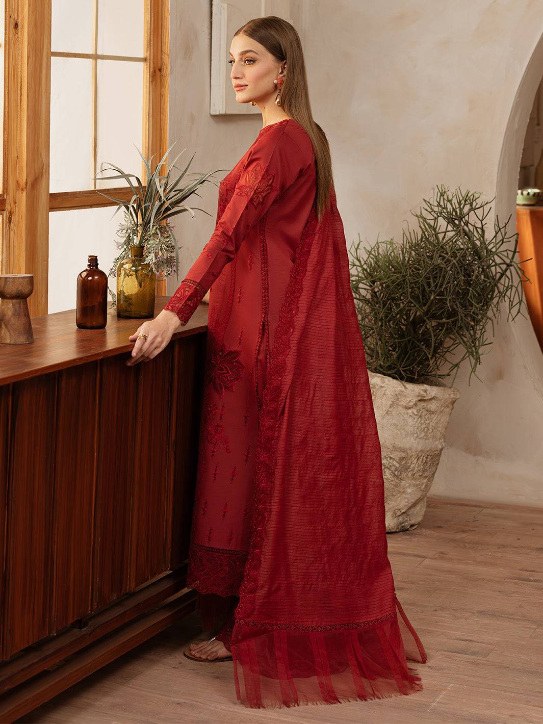 Mahnur | Florence Luxury Lawn 25 | HOORAIN by Maria Faisal - Registered Vendor of : Mahnur - type : Ladies Clothes - 100% original wedding dresses