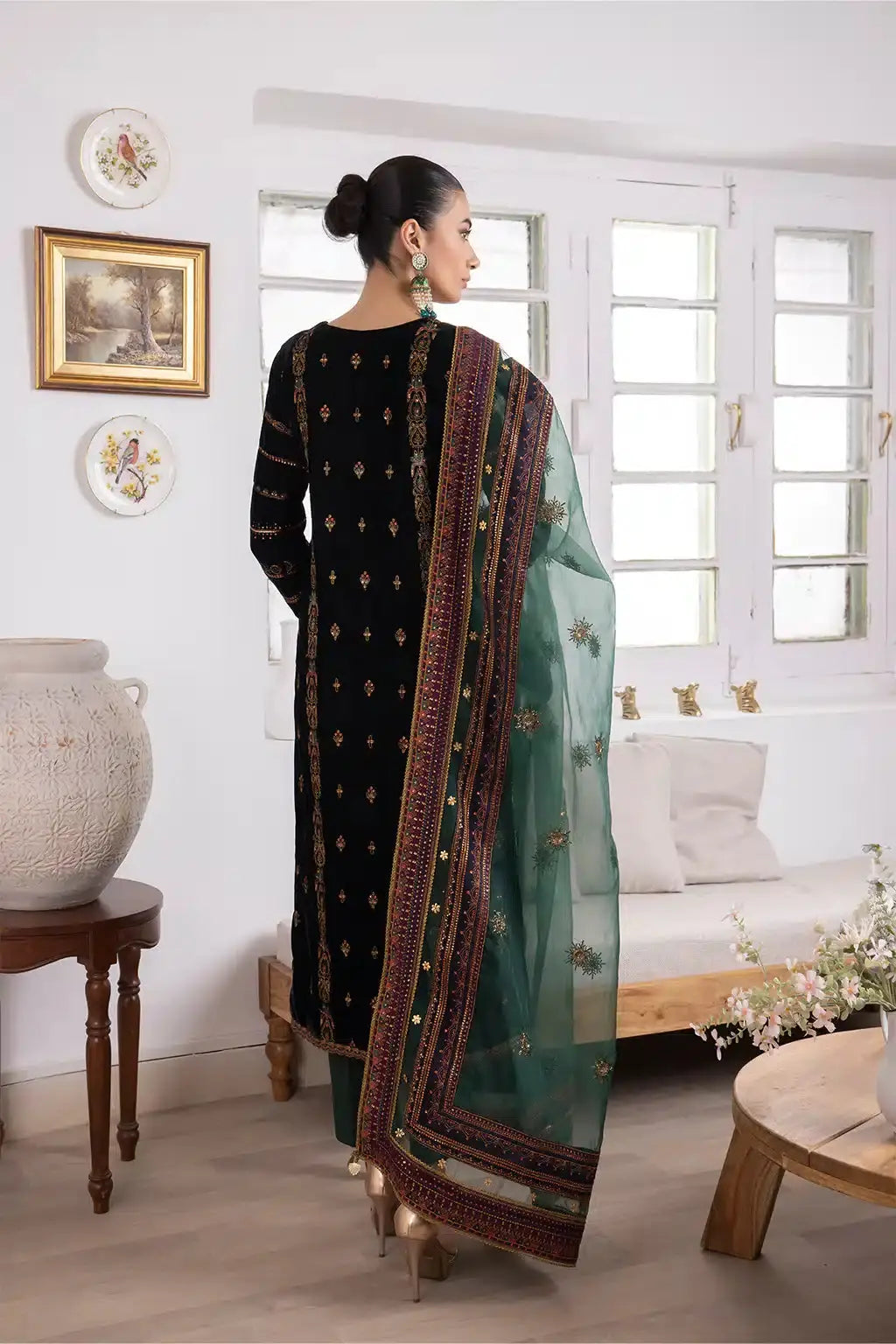 Iznik | Festive Velvet 23 | IV-22 HUSHAIMA by Maria Faisal - Registered Vendor of : Iznik - type : Ladies Clothes - 100% original wedding dresses