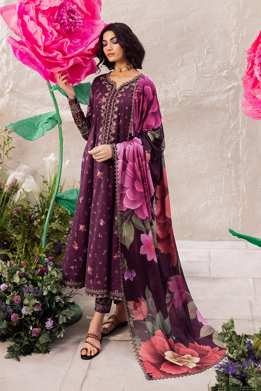 Iznik | Dahlia Embroidered Lawn | DL-06 - Ladies Clothes - Maria Faisal