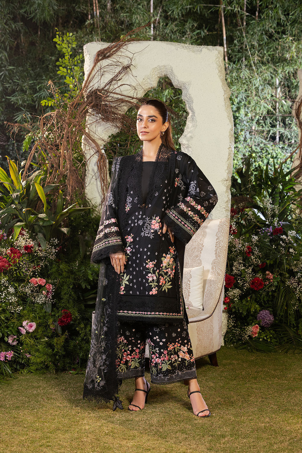 Sobia Nazir | Luxury Lawn 25 | 14B - Ladies Clothes