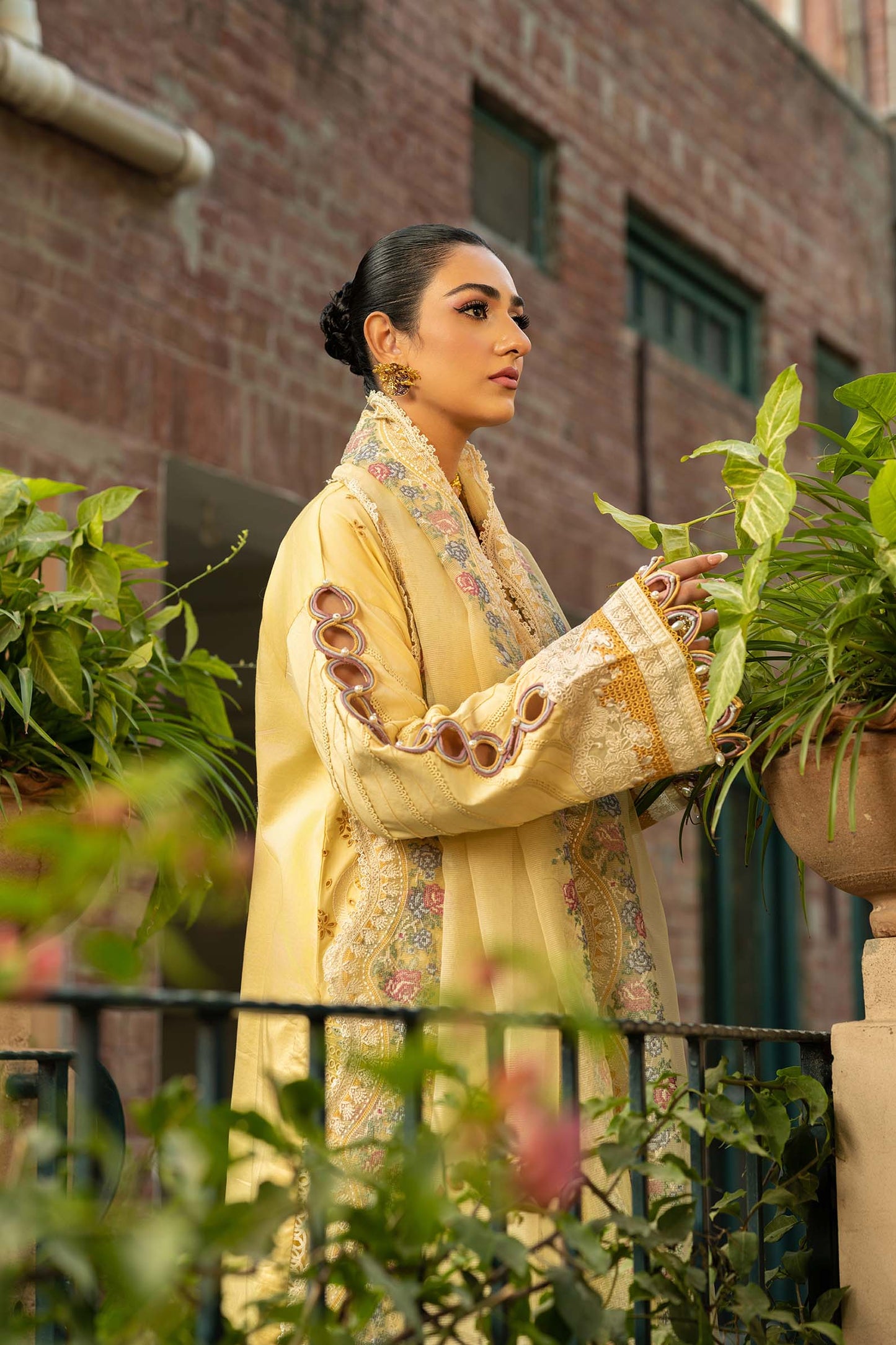 Maryam Hussain | Luxury Lawn 25 | Marjaan by Maria Faisal - Registered Vendor of : Maryam Hussain - type : Ladies Clothes - 100% original wedding dresses