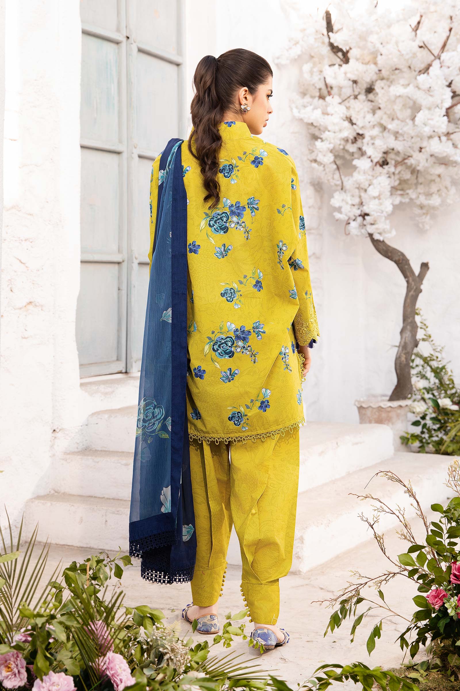 Maria B | M Basic Summer Lawn 25 | MB-CUS25-702A by Maria Faisal - Registered Vendor of : Maria B - type : Ladies Clothes - 100% original wedding dresses