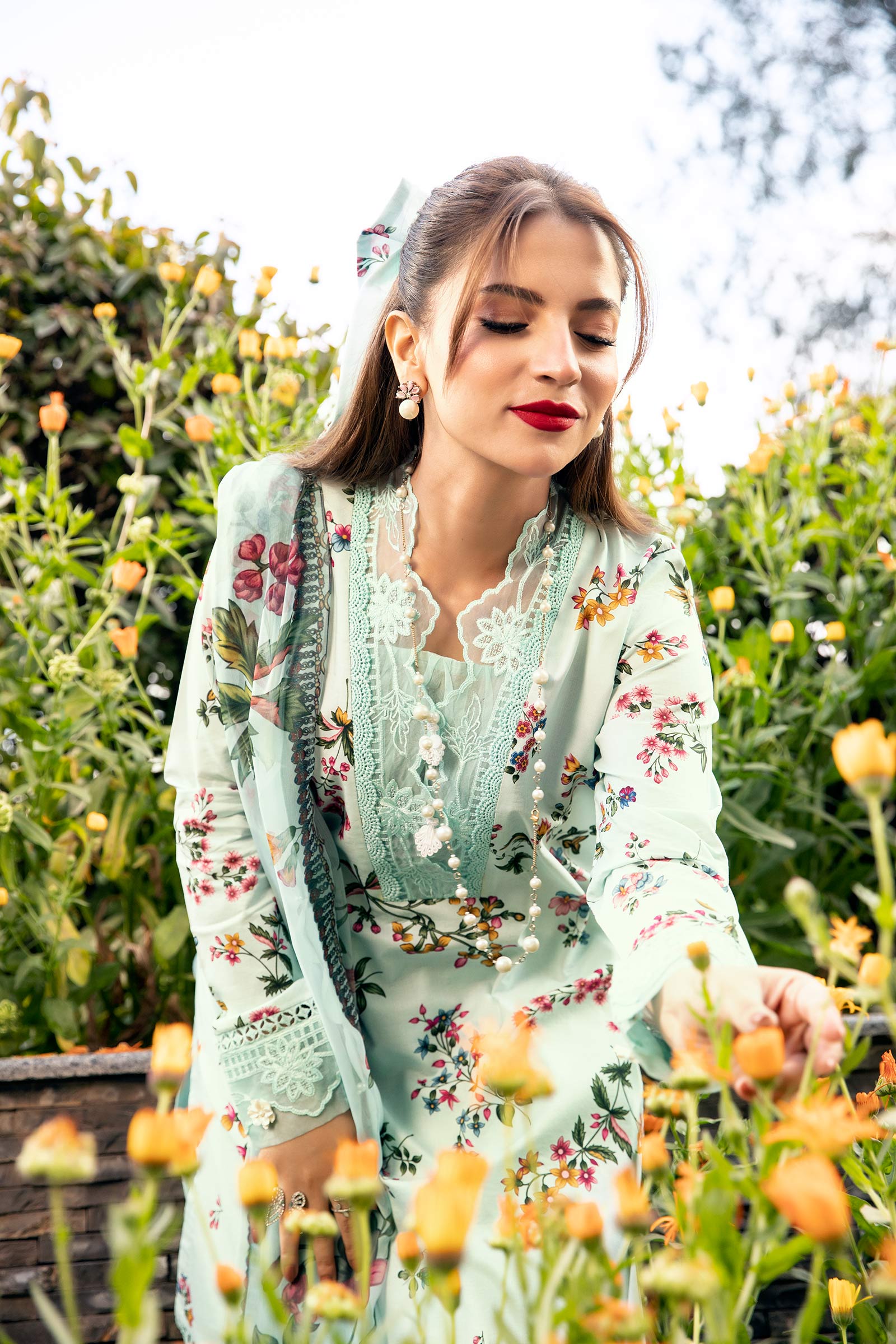 Maria B | M Basic Summer Lawn 25 | MB-CUS25-709B by Maria Faisal - Registered Vendor of : Maria B - type : Ladies Clothes - 100% original wedding dresses