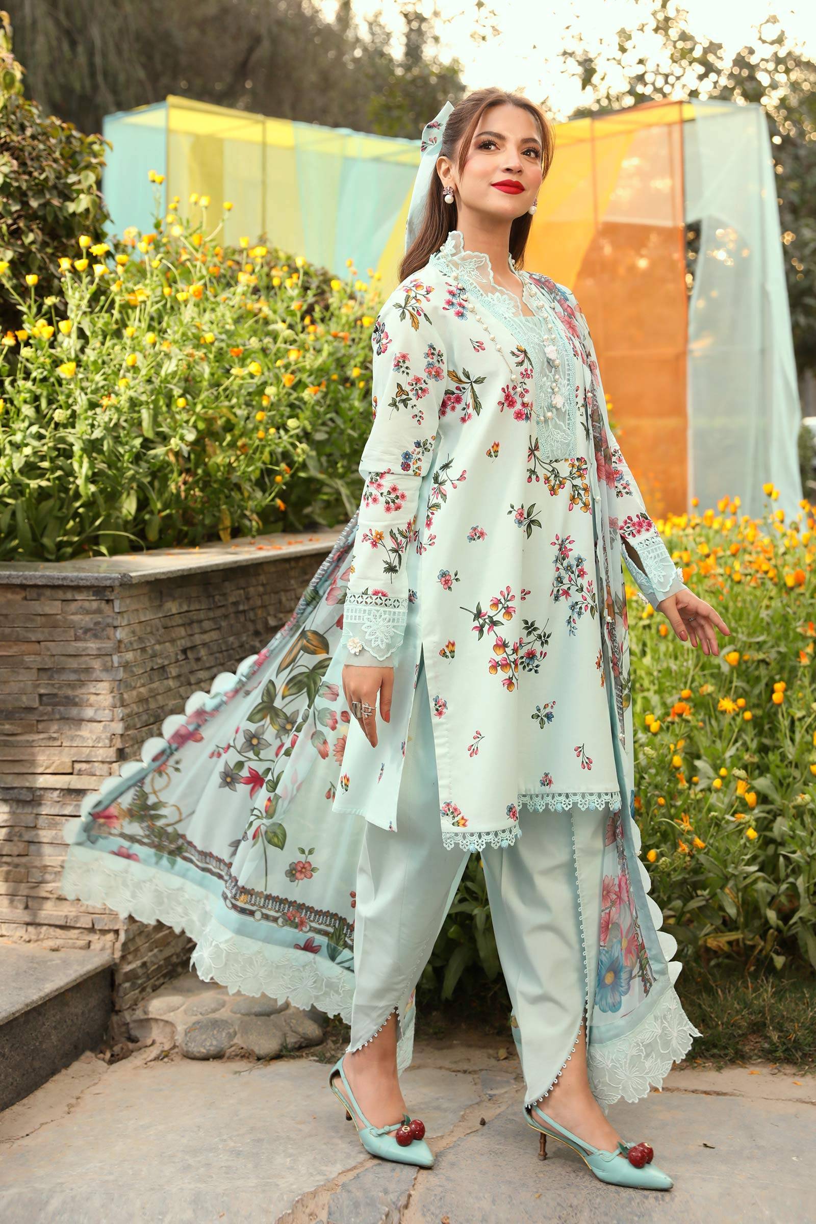 Maria B | M Basic Summer Lawn 25 | MB-CUS25-709B by Maria Faisal - Registered Vendor of : Maria B - type : Ladies Clothes - 100% original wedding dresses