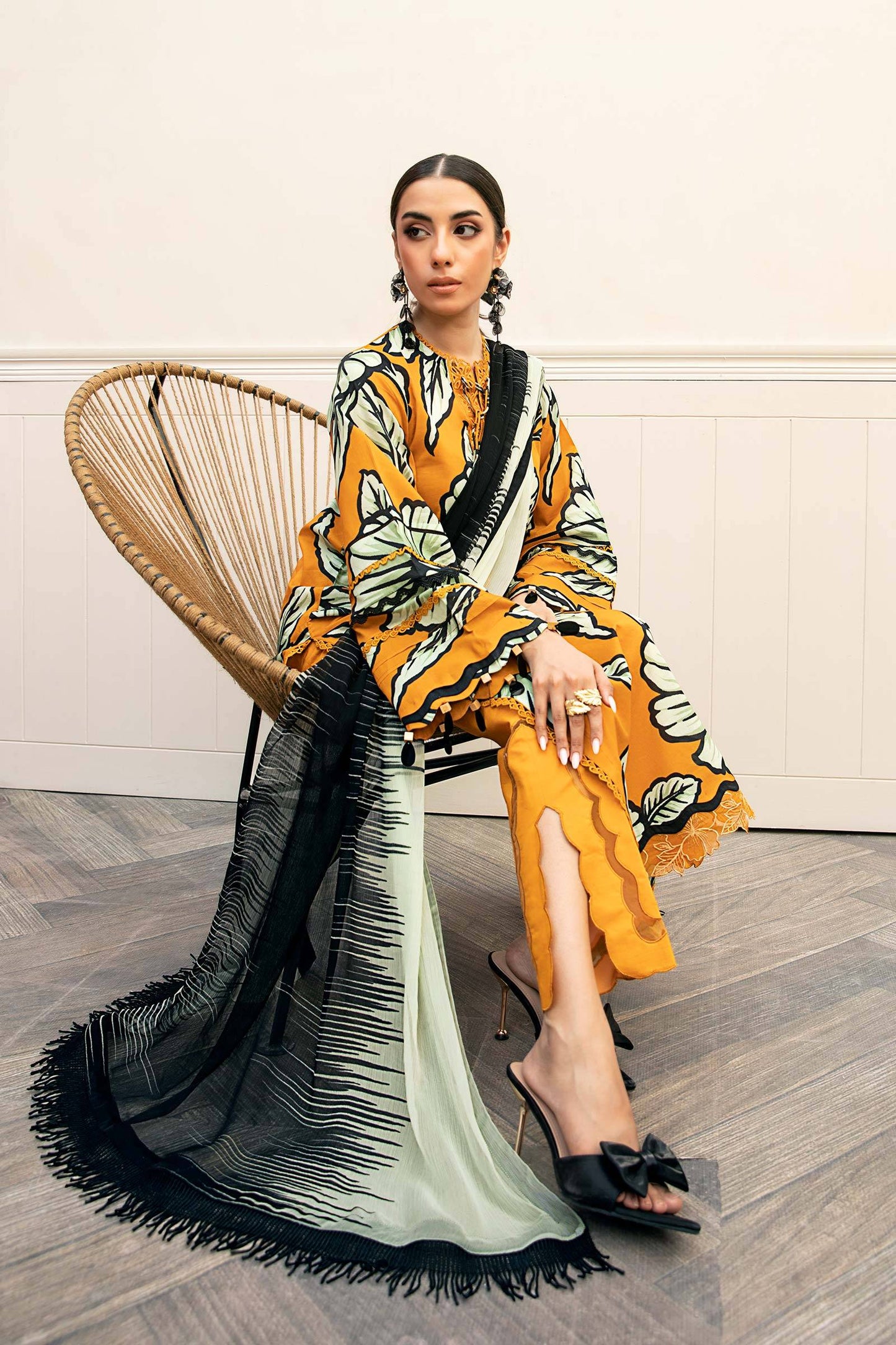 Maria B | Eid Basic Lawn | MB-CUS25-902A by Maria Faisal - Registered Vendor of : Maria B - type : Ladies Clothes - 100% original wedding dresses