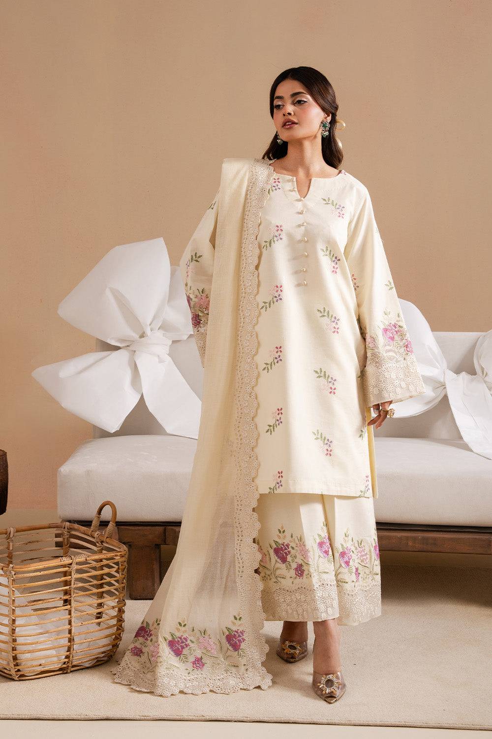 Maryum N Maria | Belle Pret | LIOREN - MS50170 by Maria Faisal - Registered Vendor of : Maryum N Maria - type : Ladies Clothes - 100% original wedding dresses