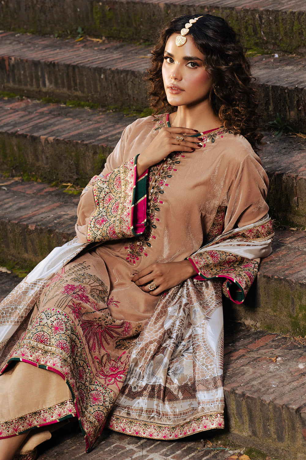 Maryum N Maria | Gulshan e Makhmal | ALIZE - MSS5612 - Formal Dress - available at Maria Faisal in UK and USA.