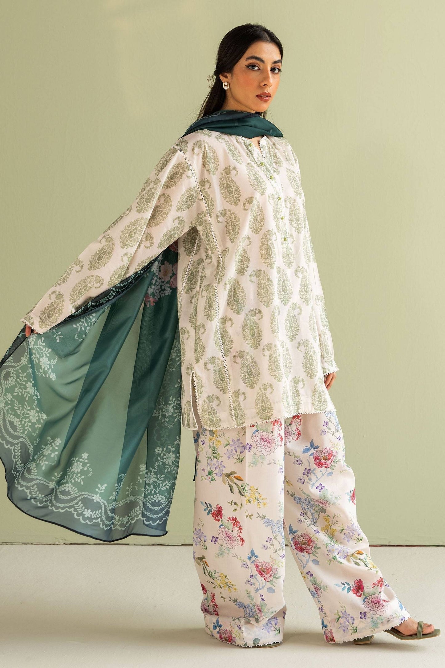 Zara Shahjahan | Coco Prints 25 | Paisley-6B by Maria Faisal - Registered Vendor of : Zara Shahjahan - type : Ladies Clothes - 100% original wedding dresses