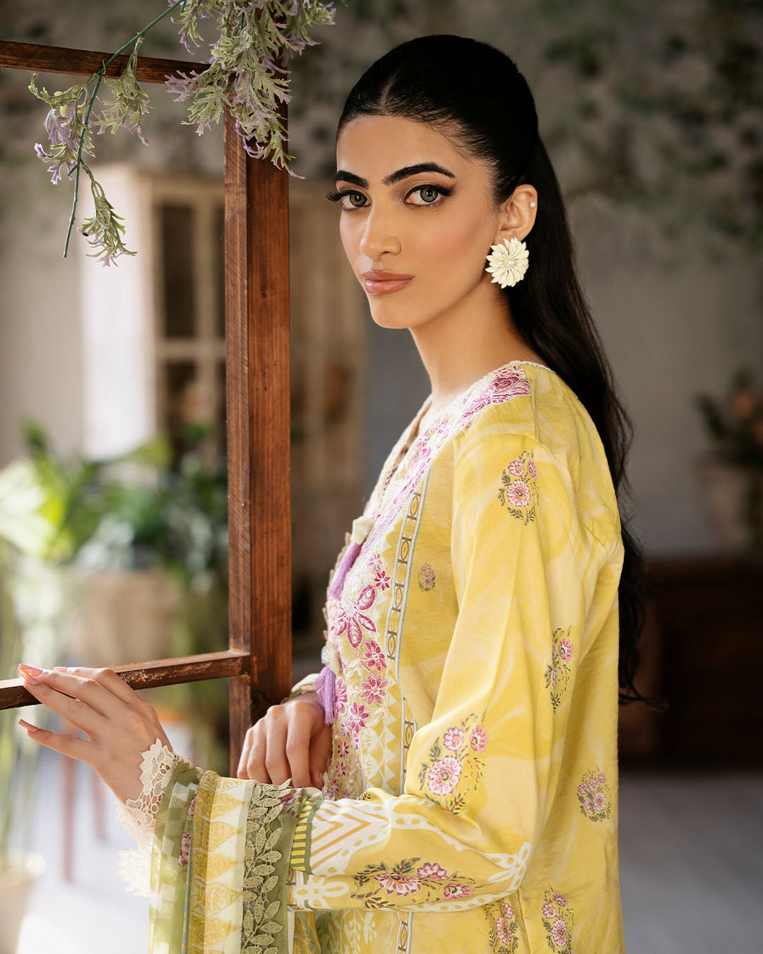 Roheenaz | Flora Printed Lawn | Mystique - Ladies Clothes