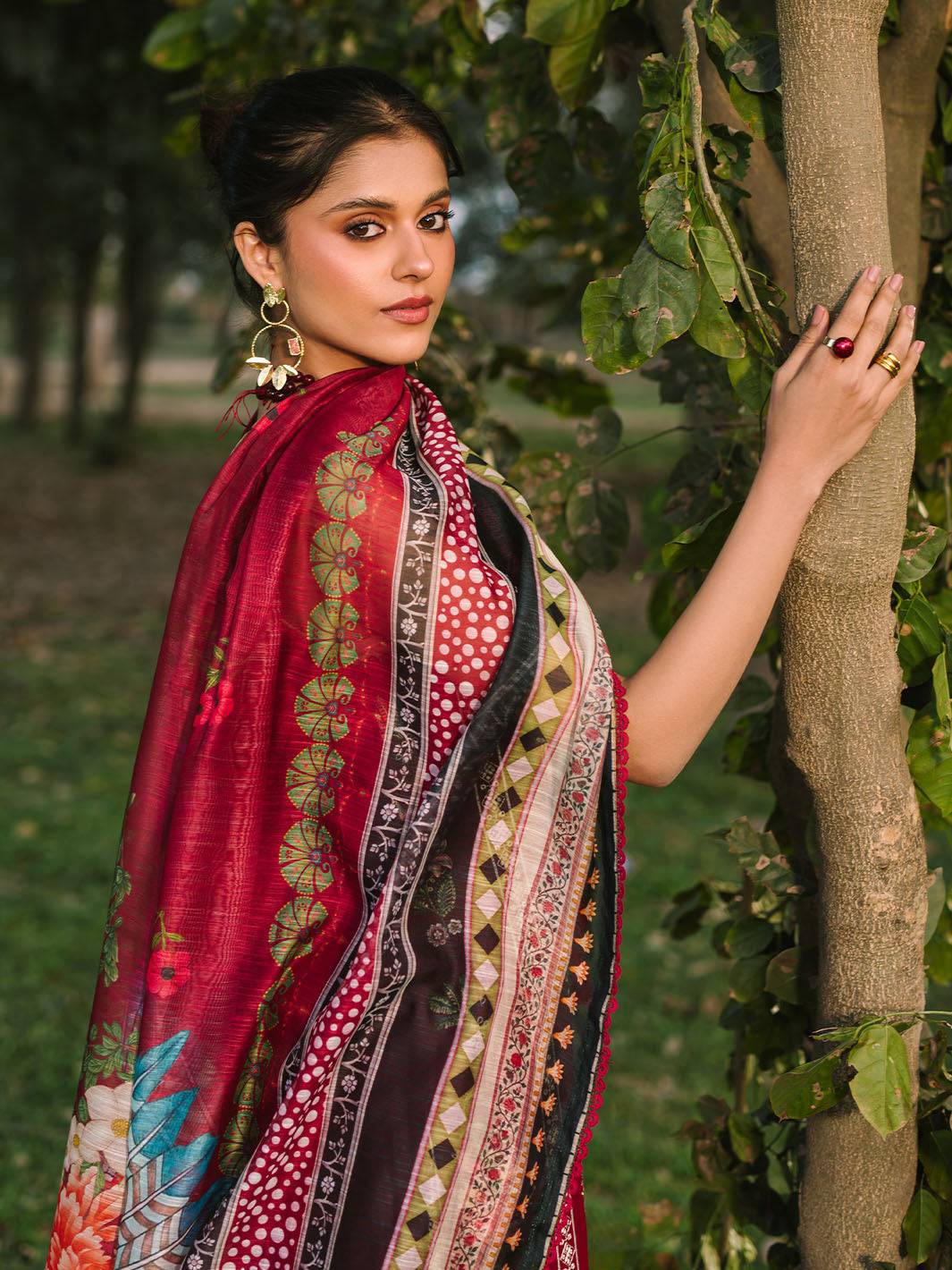 Mahnur | Dahlia Luxury Lawn 25 | Rosina by Maria Faisal - Registered Vendor of : Mahnur - type : Ladies Clothes - 100% original wedding dresses