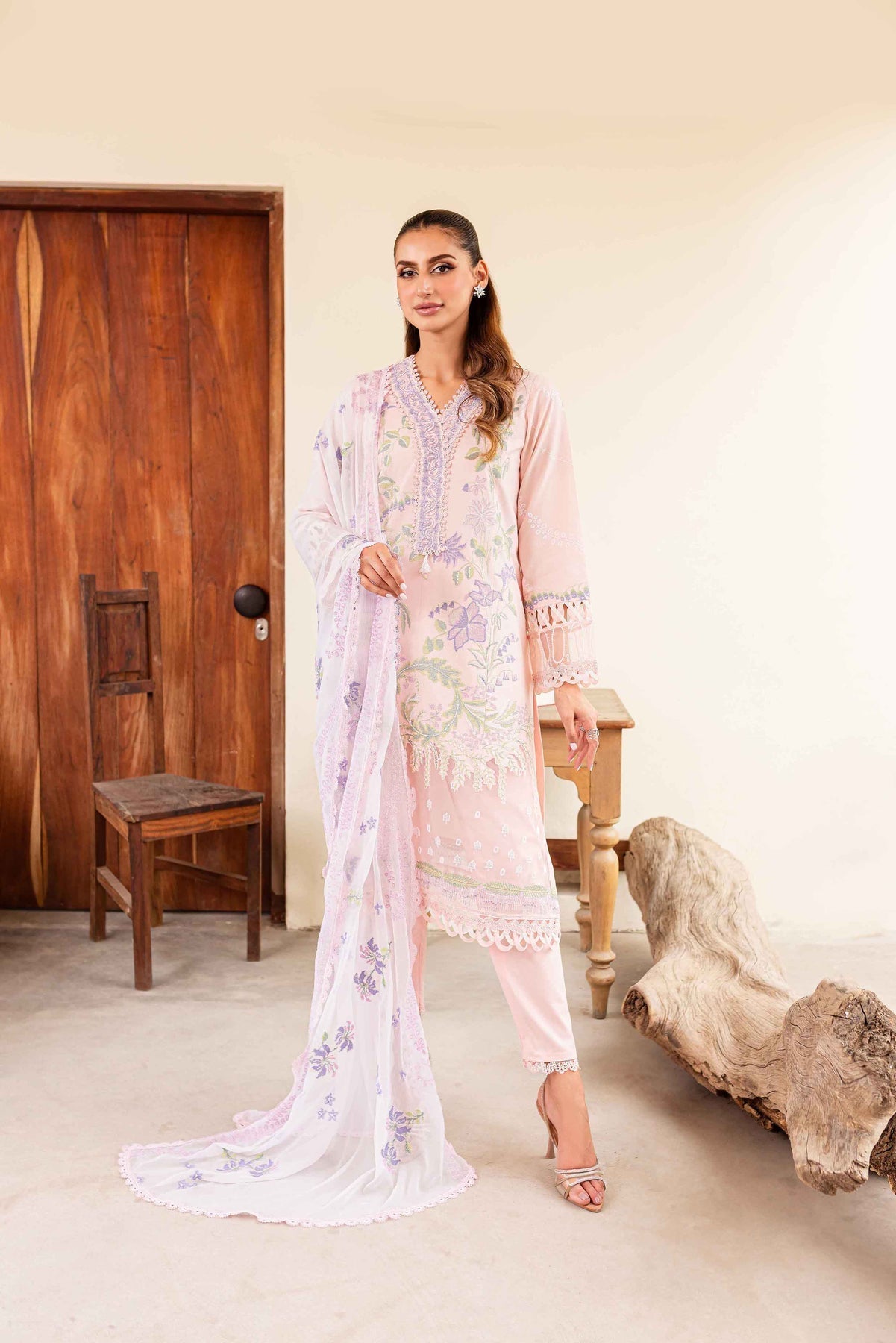 Sable Vogue | Shiree Lawn 24 | Rose Garden - Waniyas