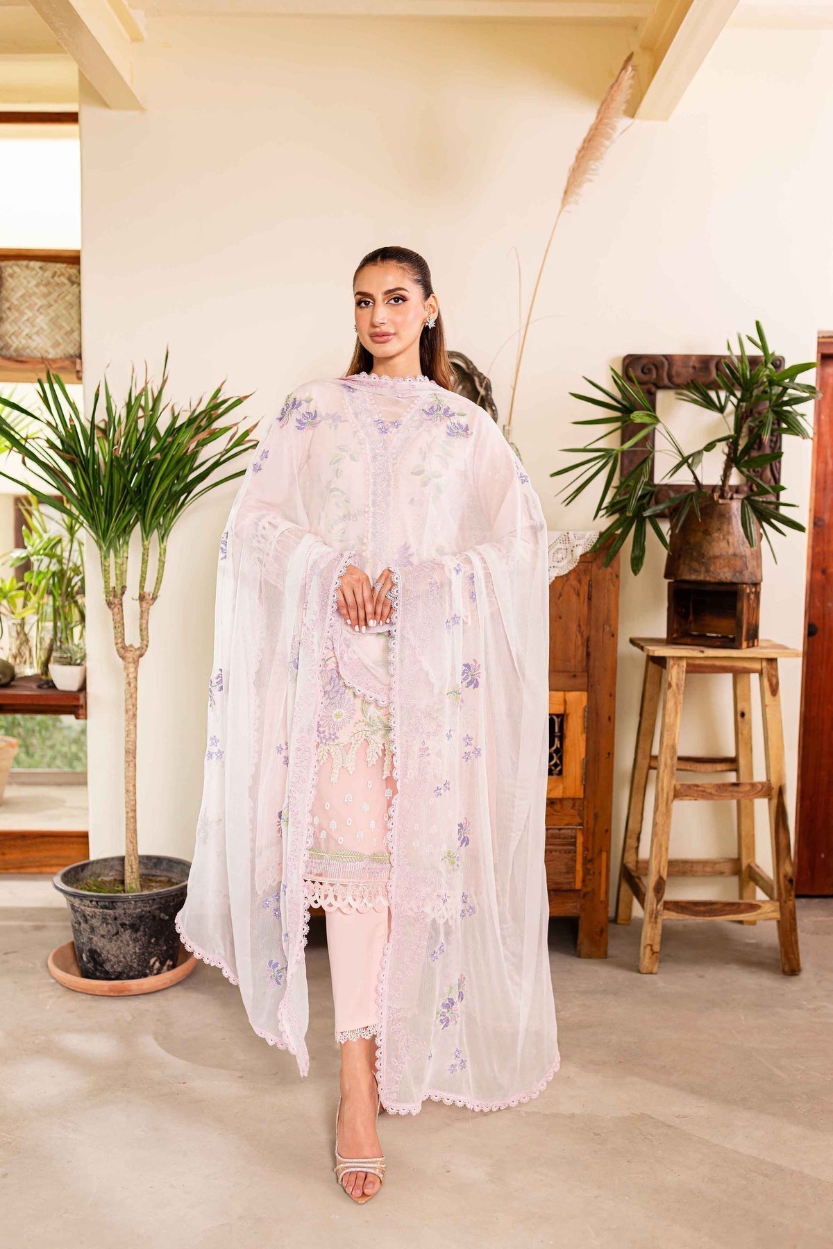 Sable Vogue | Shiree Lawn 24 | Rose Garden - Waniyas