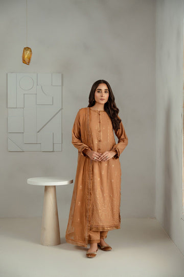 Taana Baana | Manzil Winter |S3390B - Designer Dress with Intricate embroidery and embellishments. Shop elegent wedding dress at Maria Faisal.