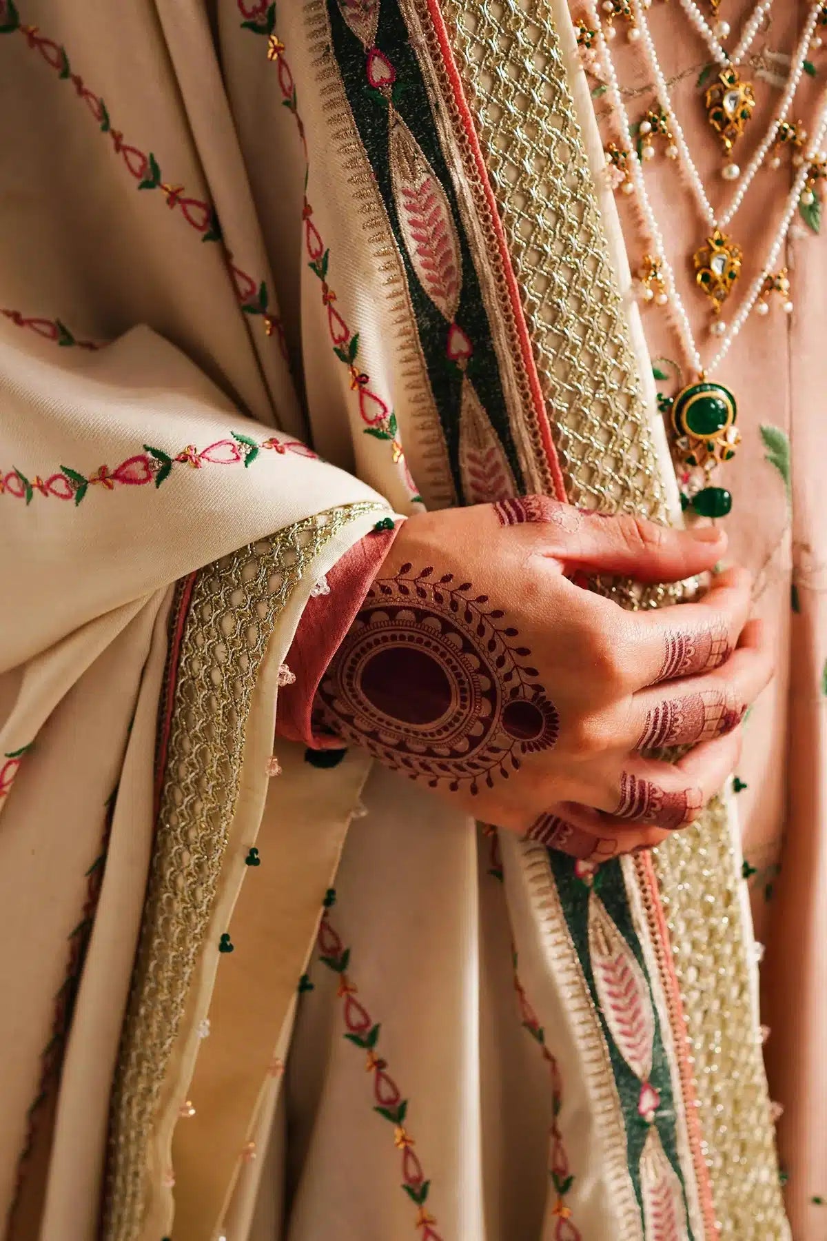 Zara ShahJahan | Winter Shawl 23 | WS23-D2