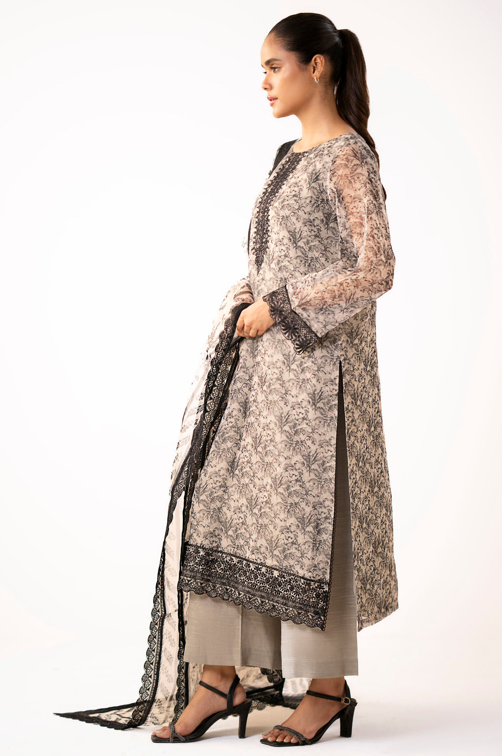 Zeen | Azalea Collection | WUM34306 - Ladies Clothes - Maria Faisal