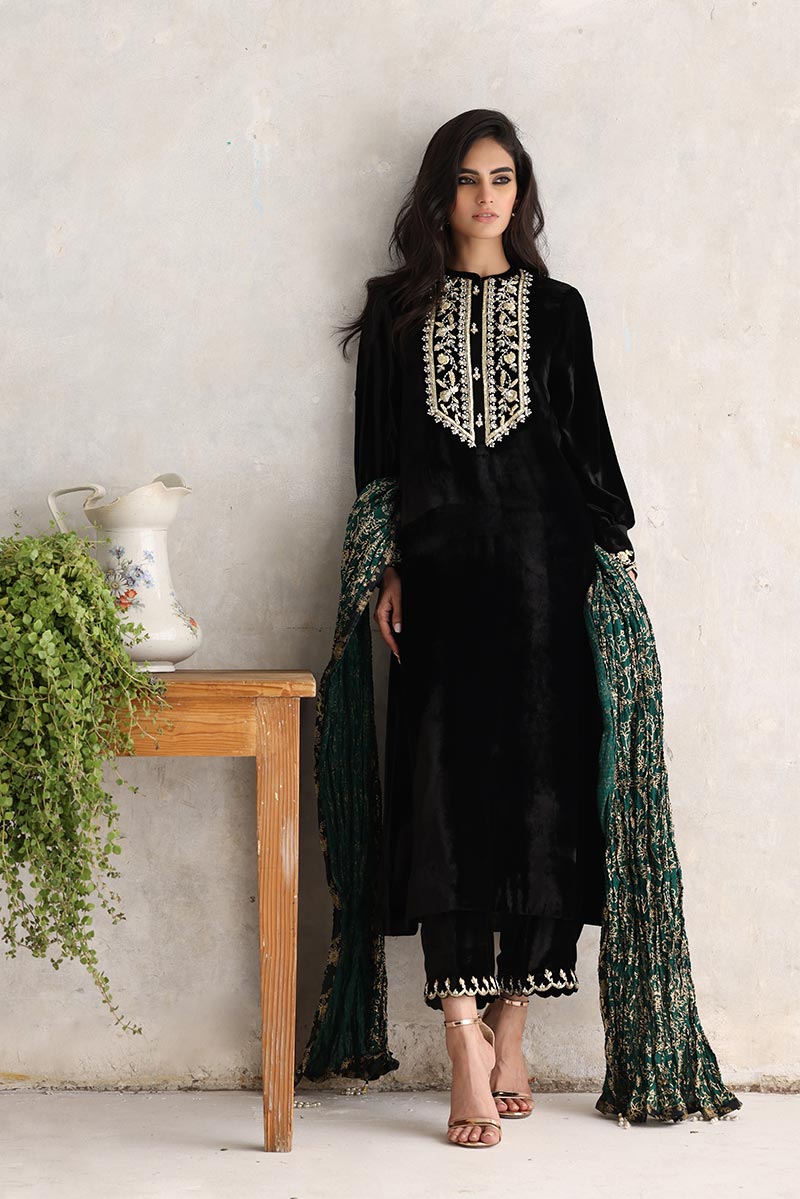 Sana Abbas | Velvet Formals | ZAAI - Ladies Clothes - Maria Faisal