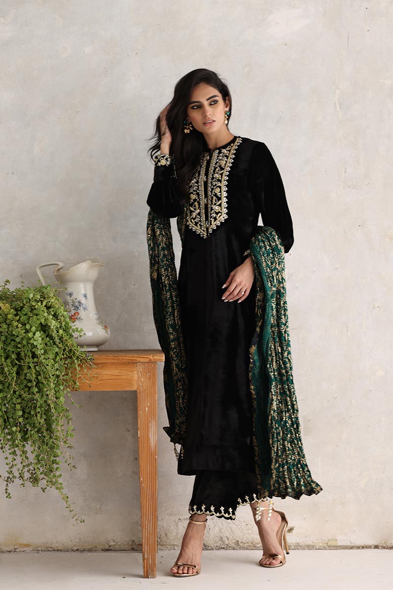 Sana Abbas | Velvet Formals | ZAAI - Ladies Clothes - Maria Faisal