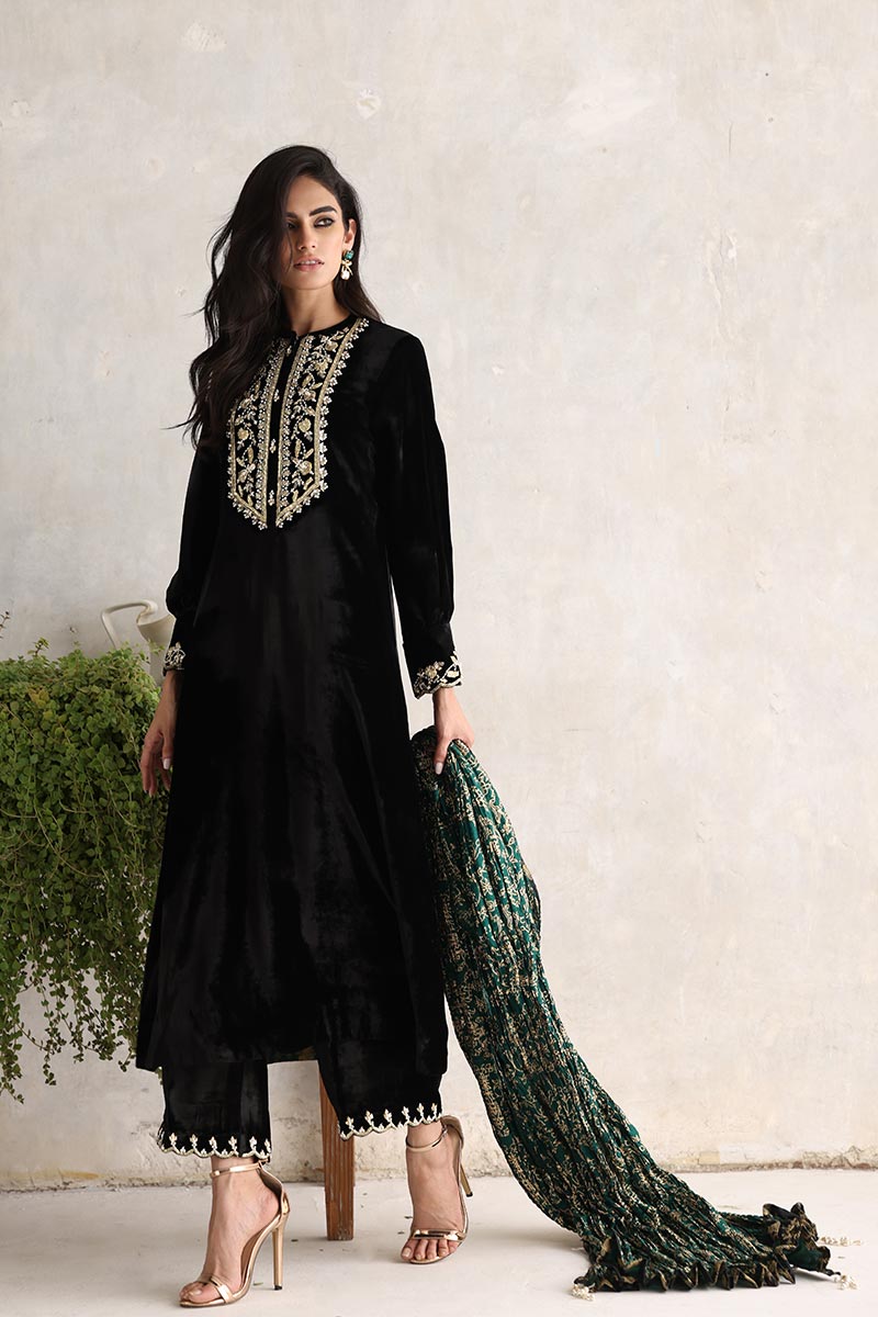 Sana Abbas | Velvet Formals | ZAAI - Ladies Clothes - Maria Faisal