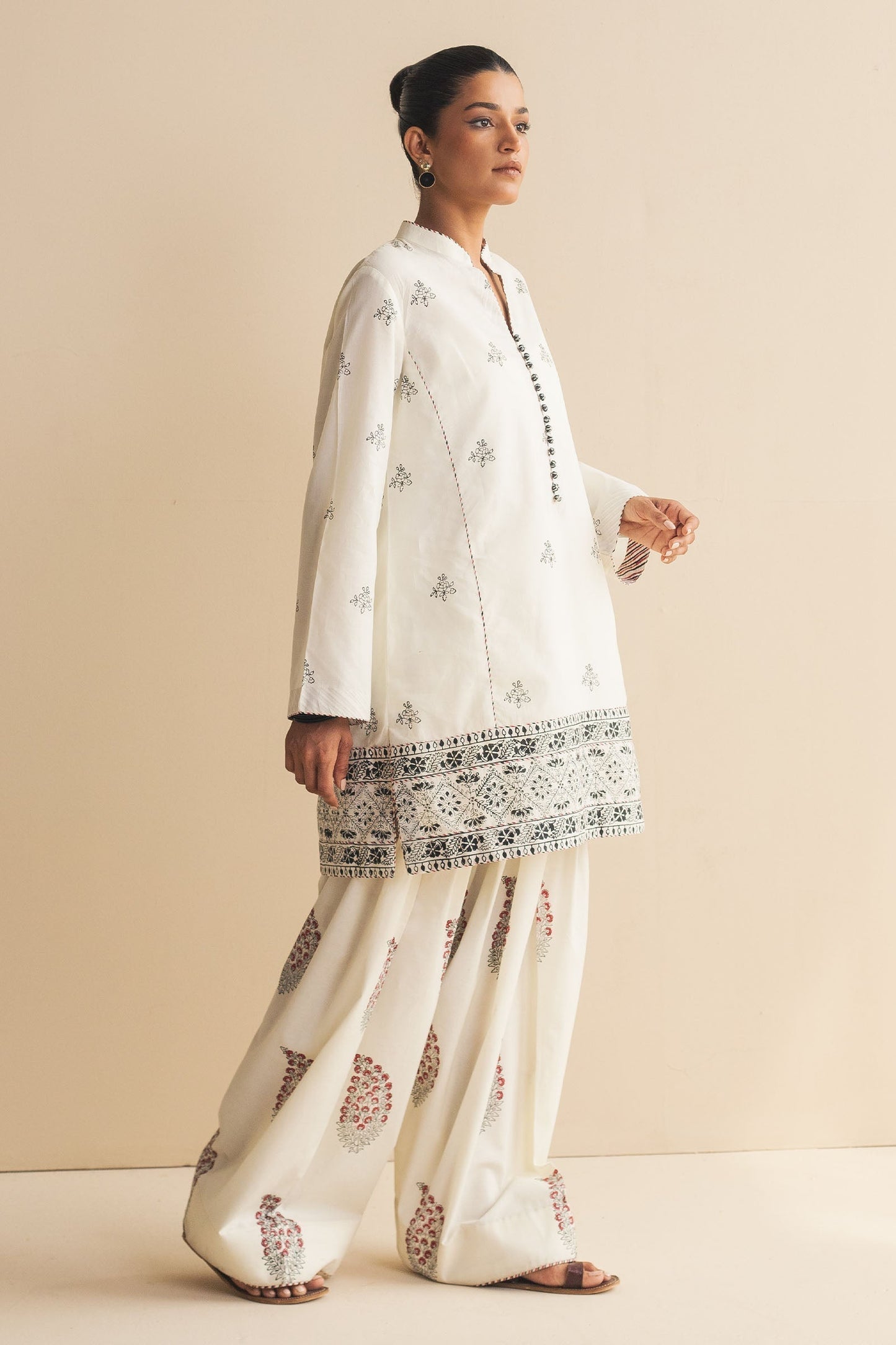 Zara Shahjahan | Handcrafted Suits | ZHC-061 - Ladies Clothes - Maria Faisal