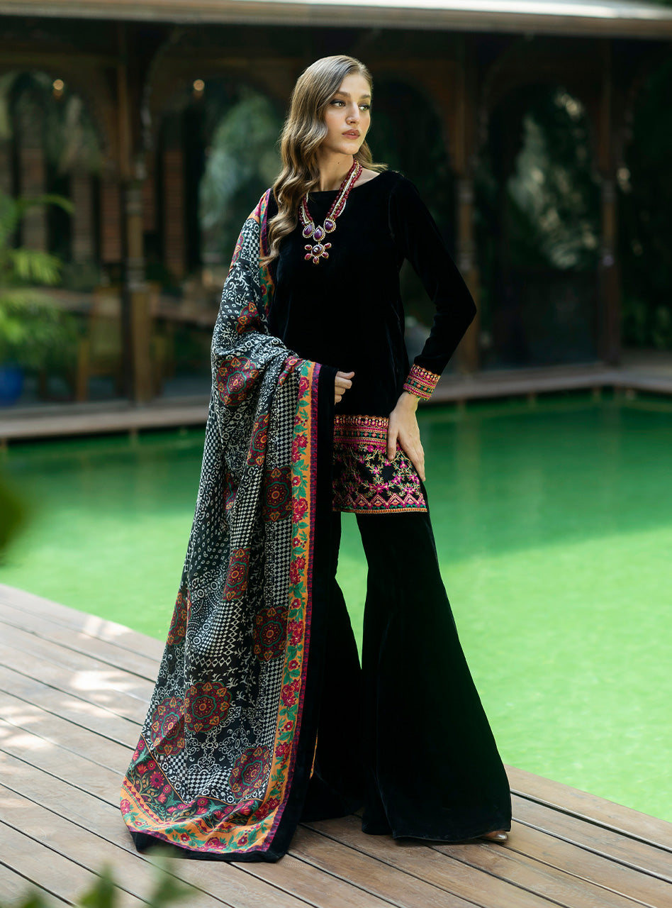 Zainab Chottani | Makhmal Luxe Pret | Zulmat - Ladies Clothes - Maria Faisal