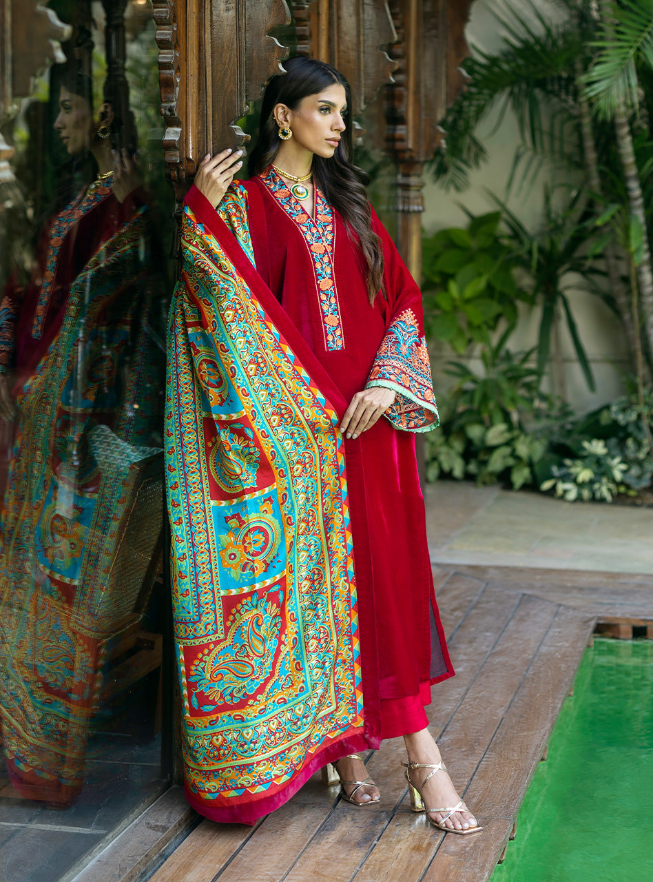 Zainab Chottani | Makhmal Luxe Pret | Shehla - Ladies Clothes - Maria Faisal