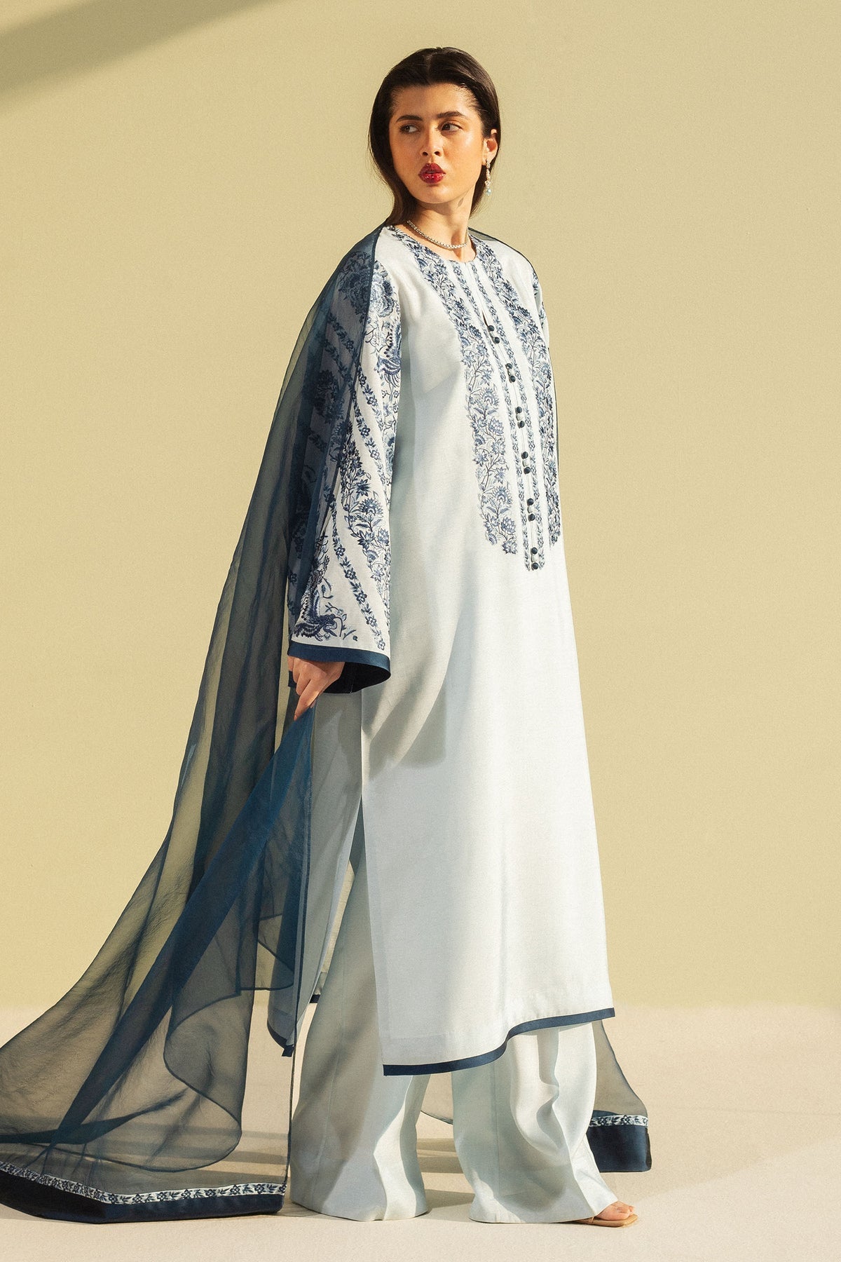 Zara Shahjahan | Festive Wear 25 | ZR25F0105 by Maria Faisal - Registered Vendor of : Zara Shahjahan - type : Ladies Clothes - 100% original wedding dresses