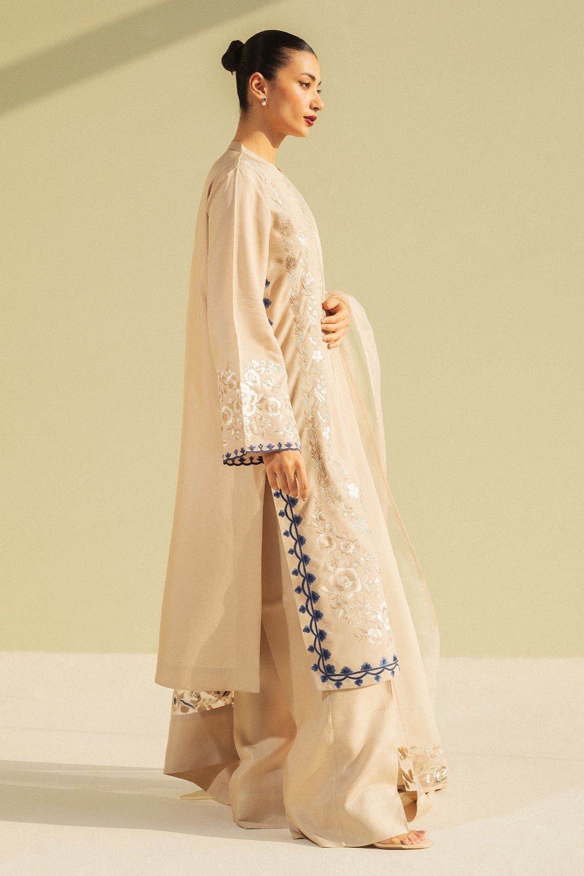 Zara Shahjahan | Festive Wear 25 | ZR25F0212 by Maria Faisal - Registered Vendor of : Zara Shahjahan - type : Ladies Clothes - 100% original wedding dresses