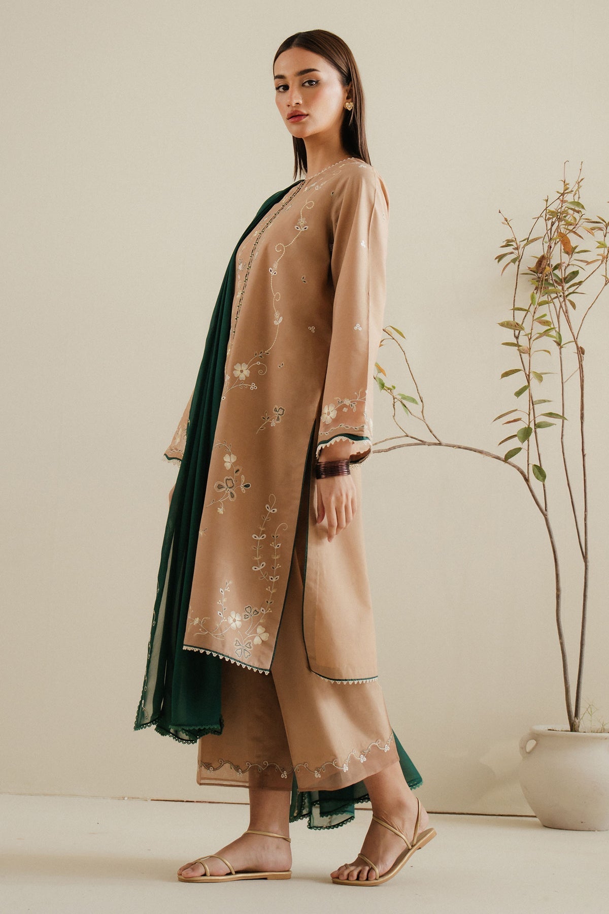 Zara Shahjahan | Pret Wear | CR25P0104 by Maria Faisal - Registered Vendor of : Zara Shahjahan - type : Ladies Clothes - 100% original wedding dresses