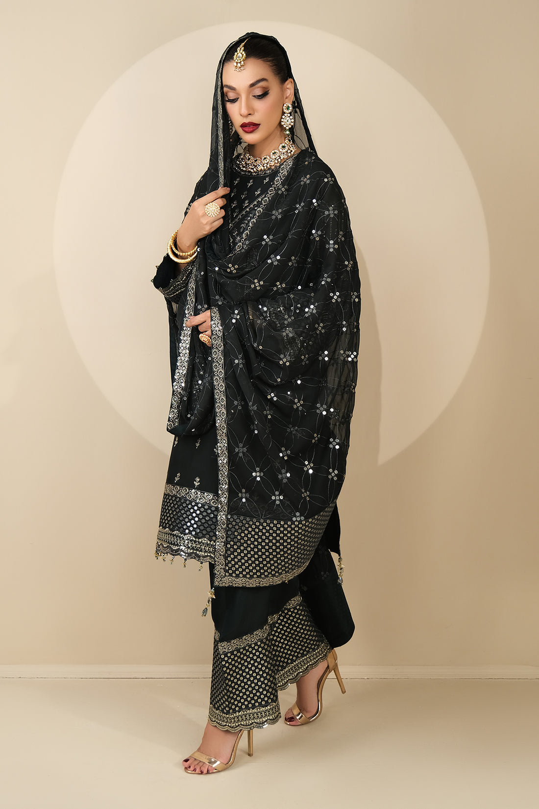 Alizeh | Formals Collection | MINERVA UF-V03D04