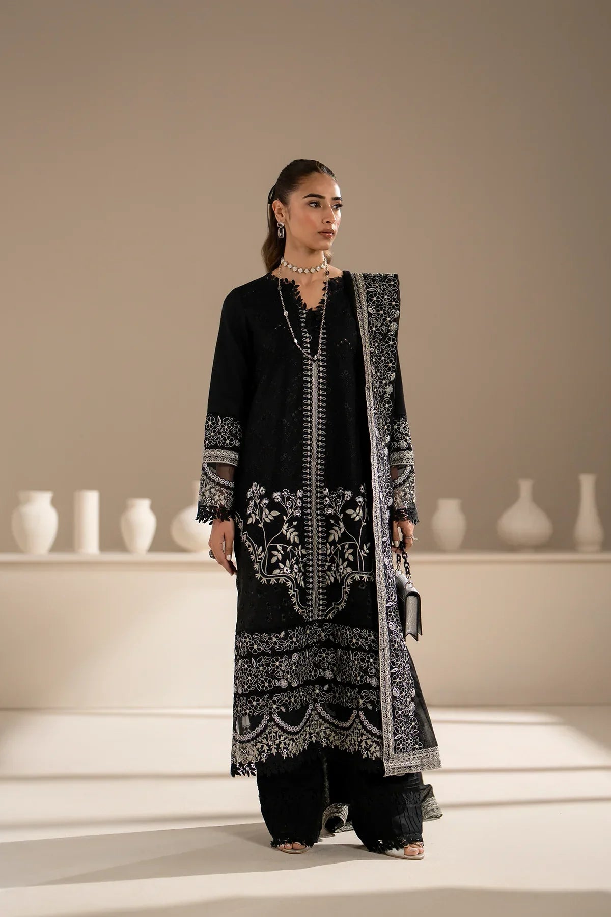 Azzal | Aghaaz Luxury Lawn | Siyah - Pakistani Dress