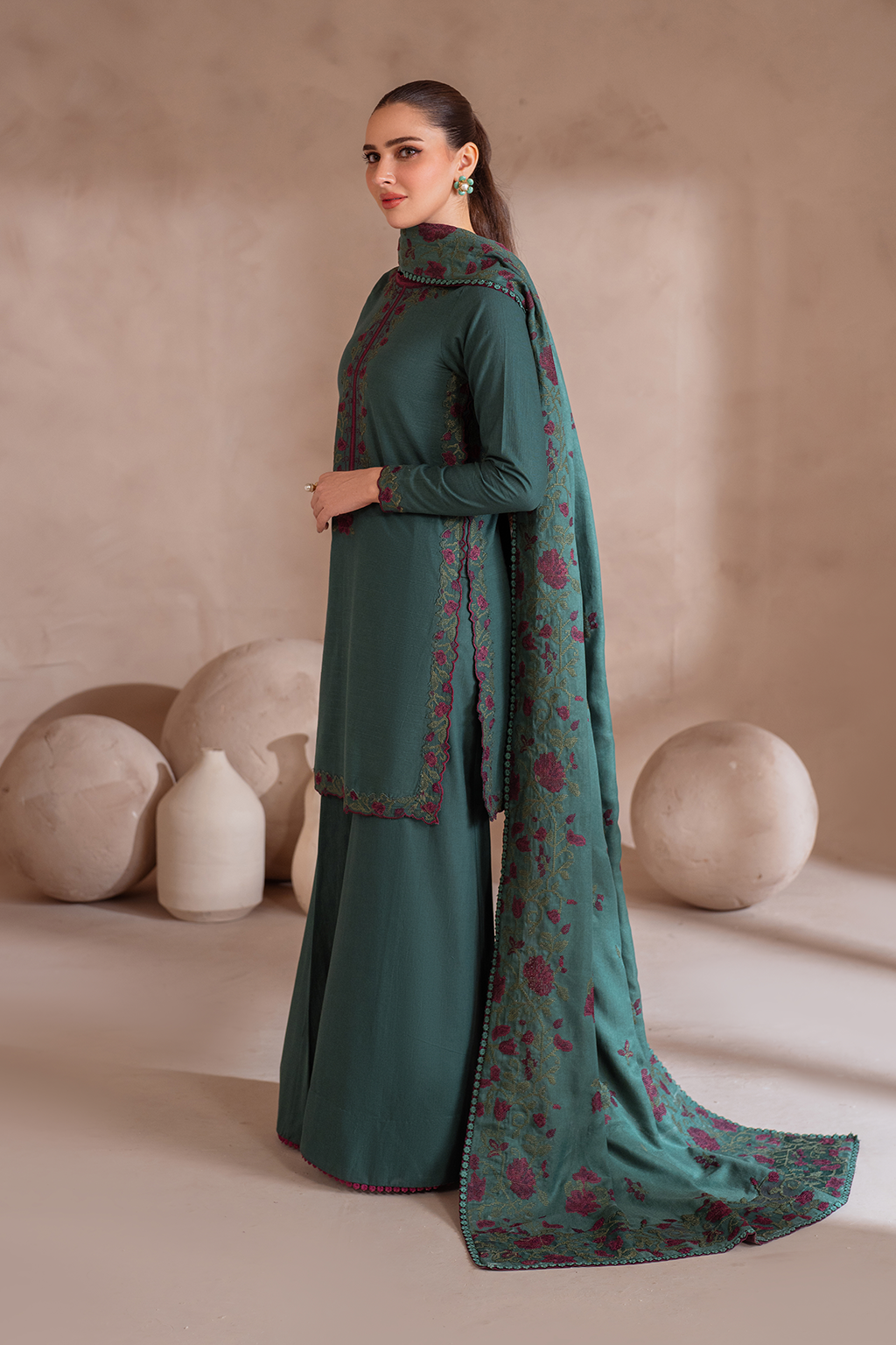 Iznik | Exclusive Winter | UE-370 - Ladies Clothes - Maria Faisal
