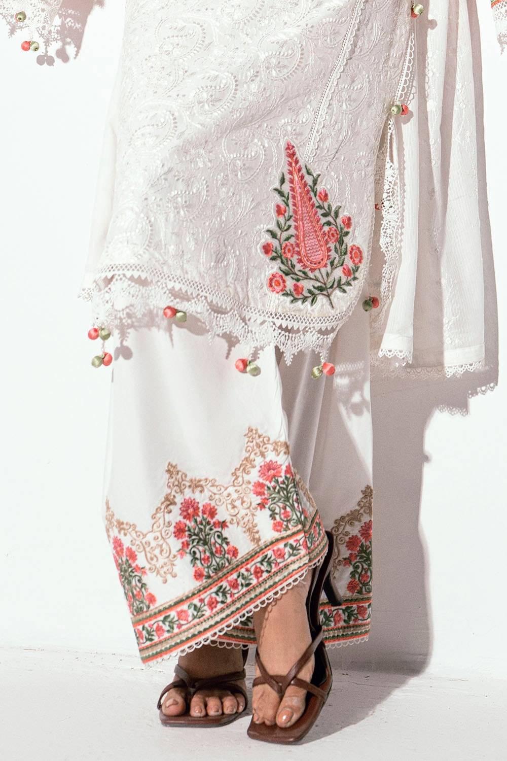 Gul Ahmed | Gul Nilofer 25 | DN-52006 by Maria Faisal - Registered Vendor of : Gul Ahmed - type : Ladies Clothes - 100% original wedding dresses