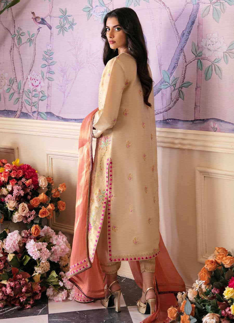 Farah Talib Aziz | Mayna Festive Luxe | NAROOD GOLD